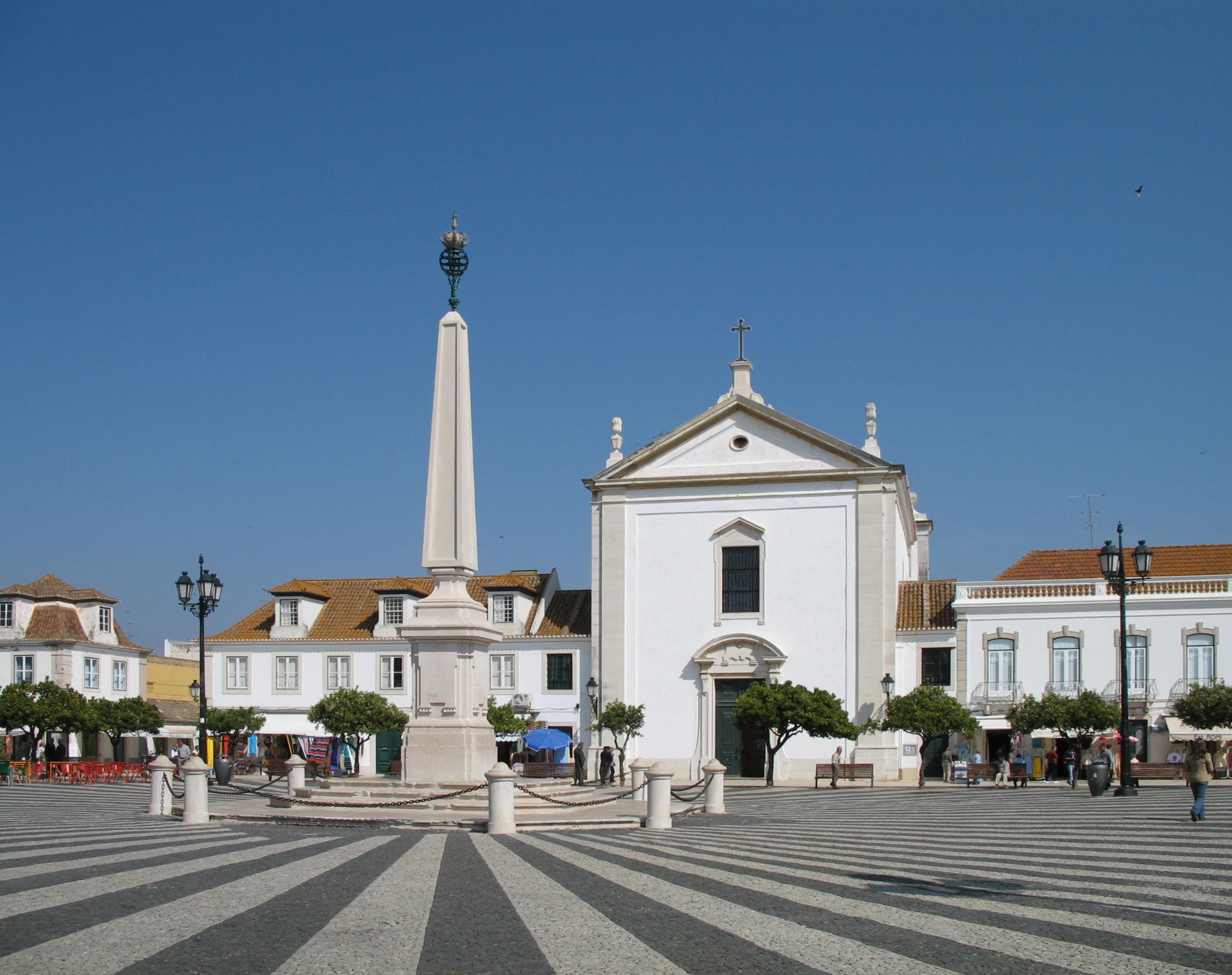 Looking north across the Praça do Marquês de Pombal within the …