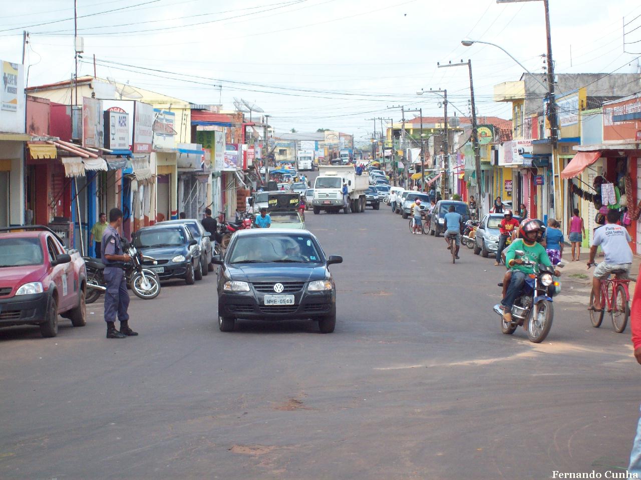 Avenida Newton Belo em Santa Luzia
