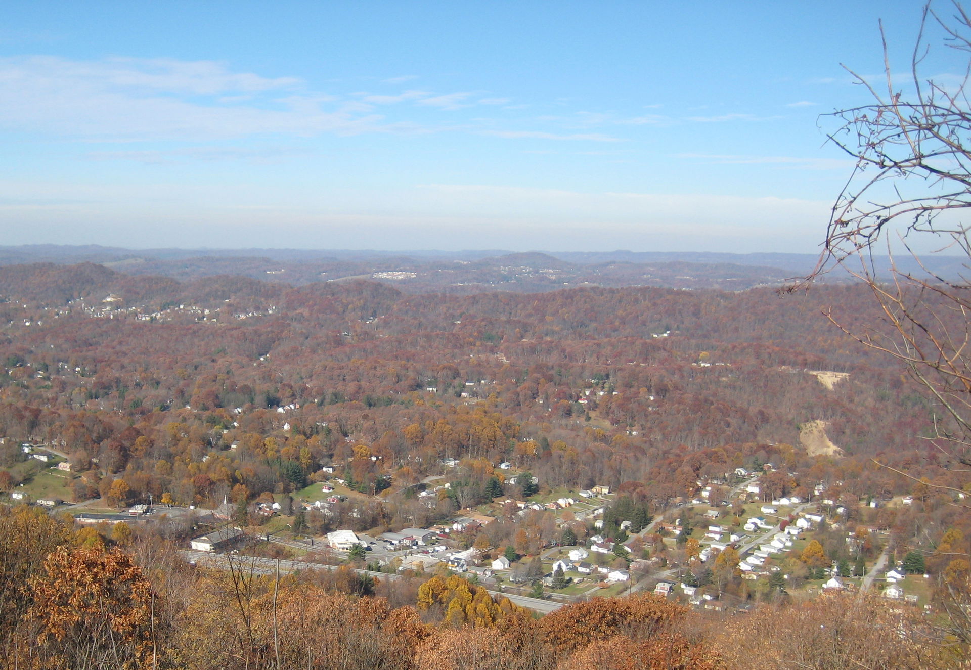 View of Bluefield, West Virginia from East River Mountain Overl…