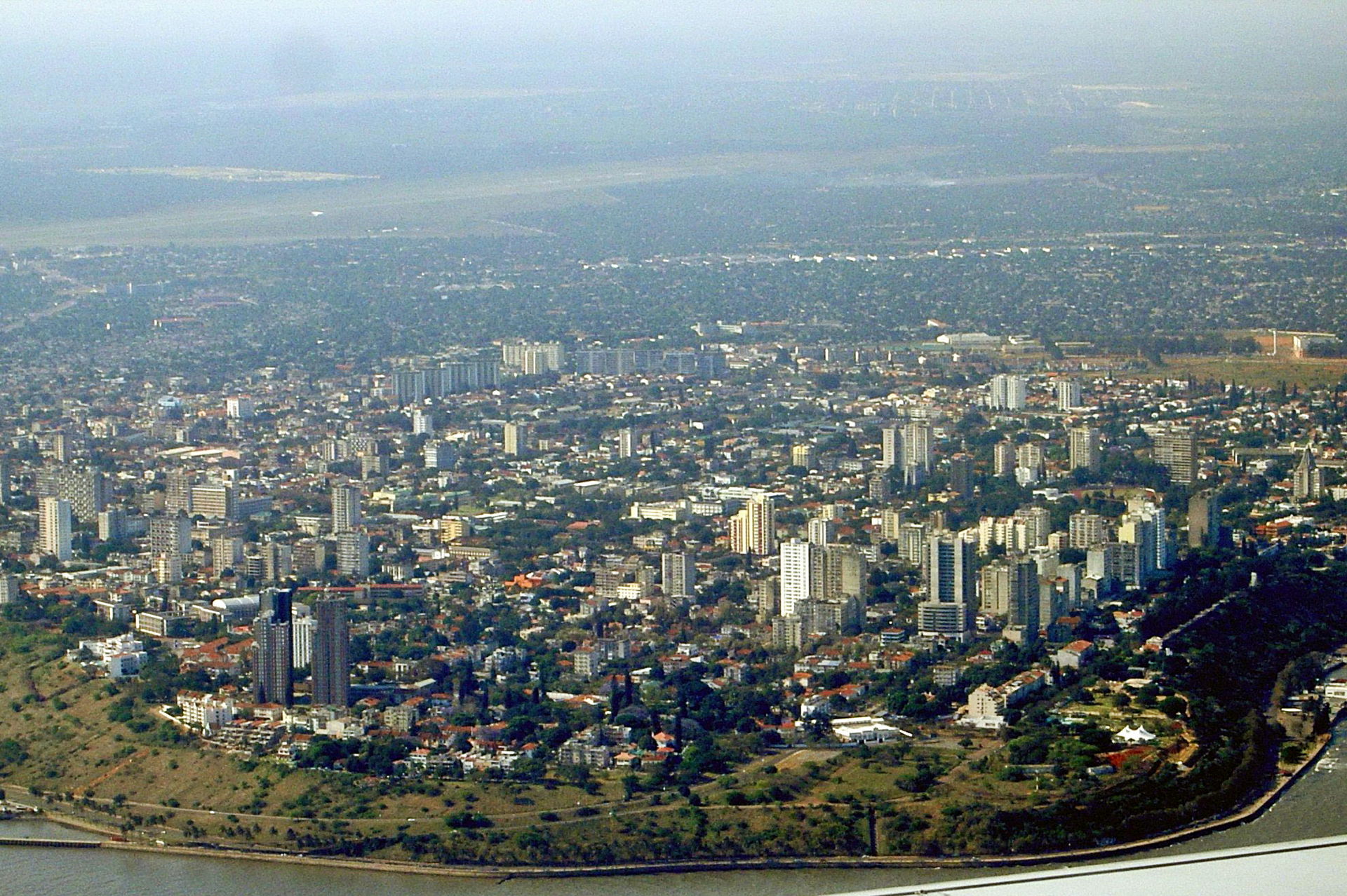 Maputo seen from the air, from southeast.