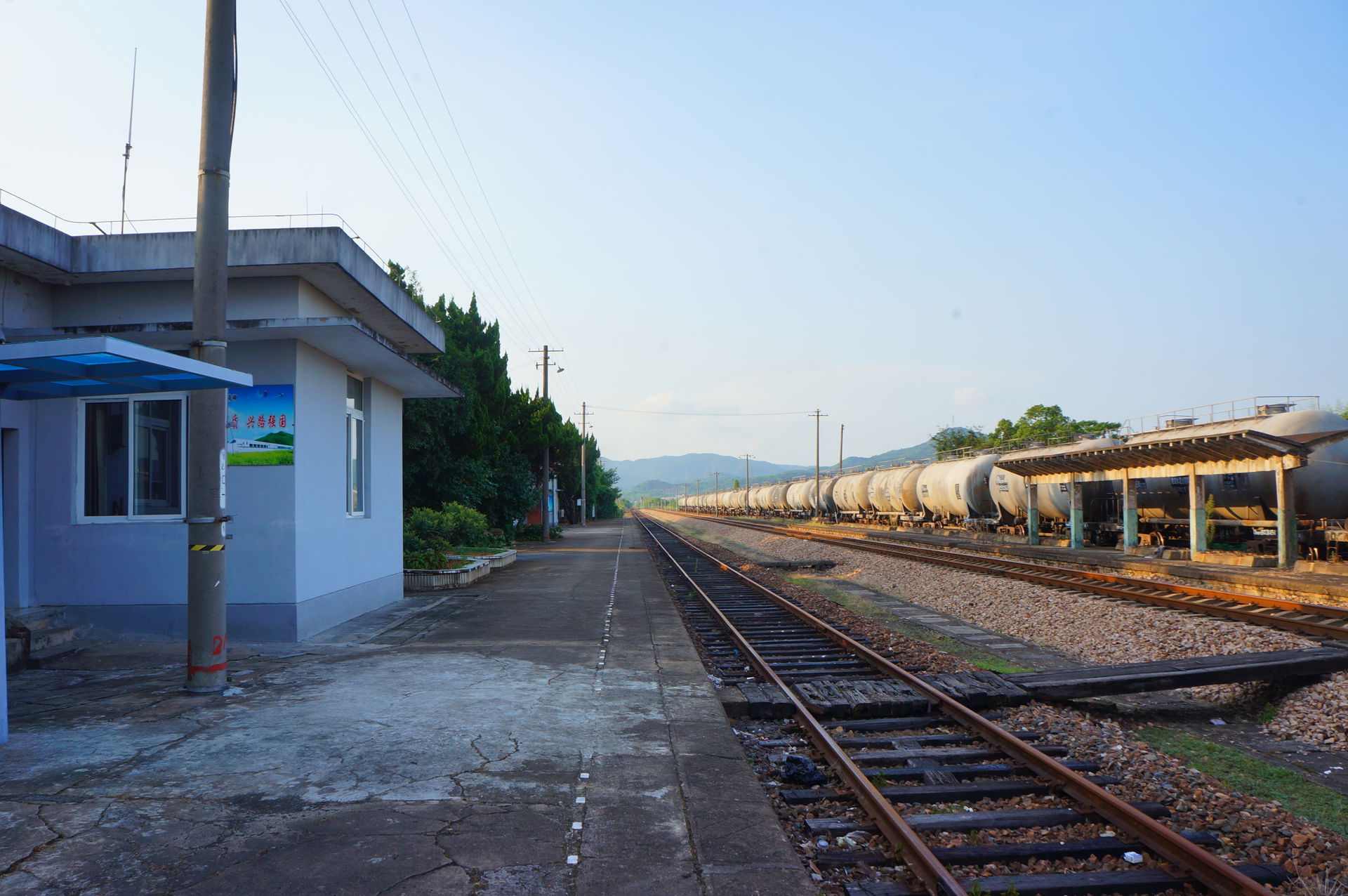 201608 Tracks at Shilai Station Deqingxi Direction, unfortunate…