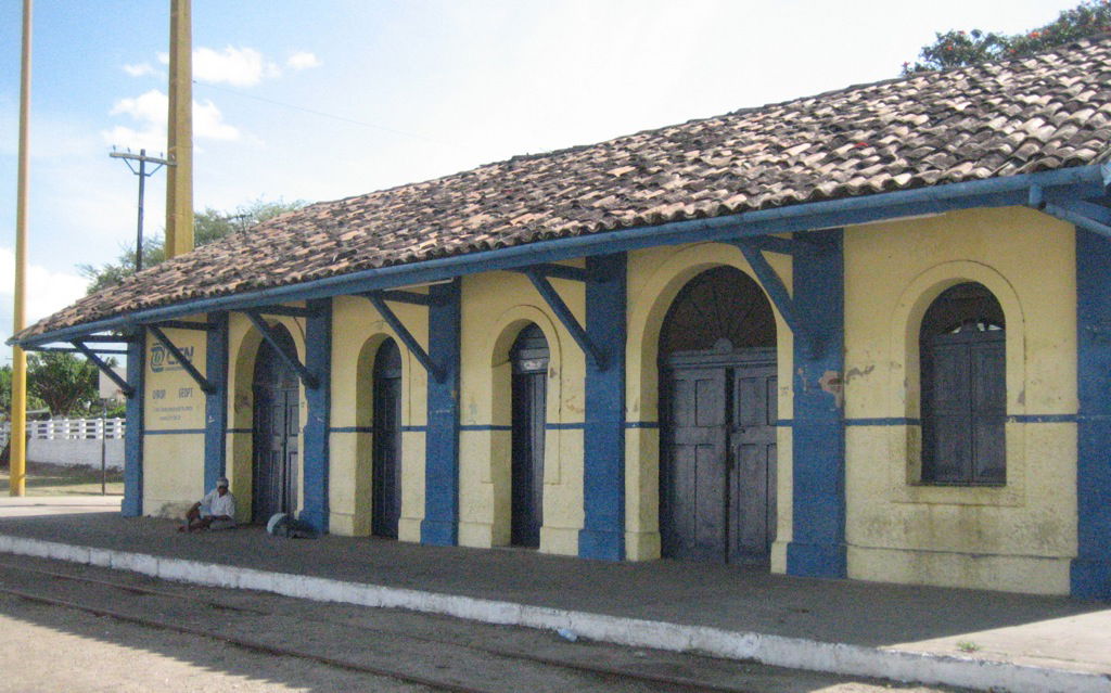 Photograph of the União dos Palmares rail station taken 16 Octo…