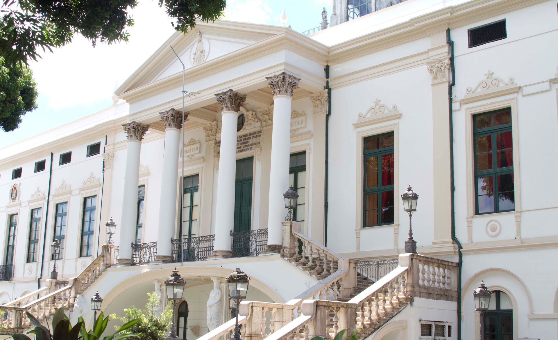 O Hospital Santa Izabel (HSI) é uma instituição de saúde que of…