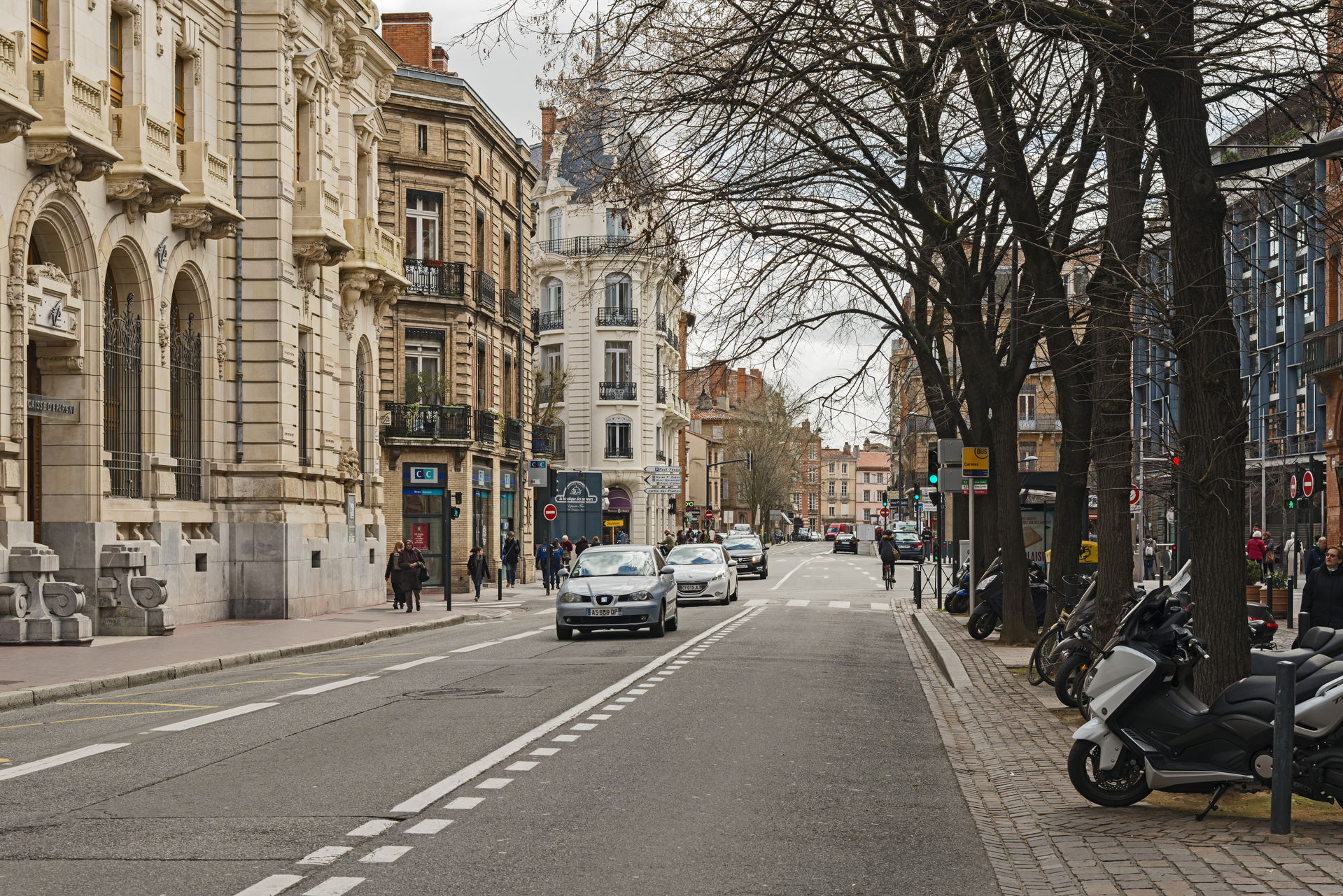 Rue du Languedoc, in Toulouse - Southern exposure