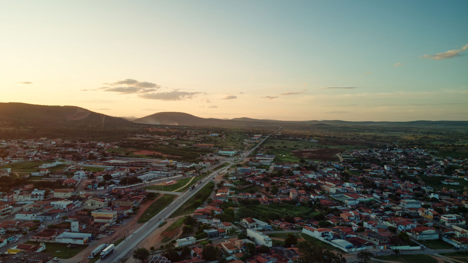 Vista aérea da saída norte de Euclides da Cunha/BA