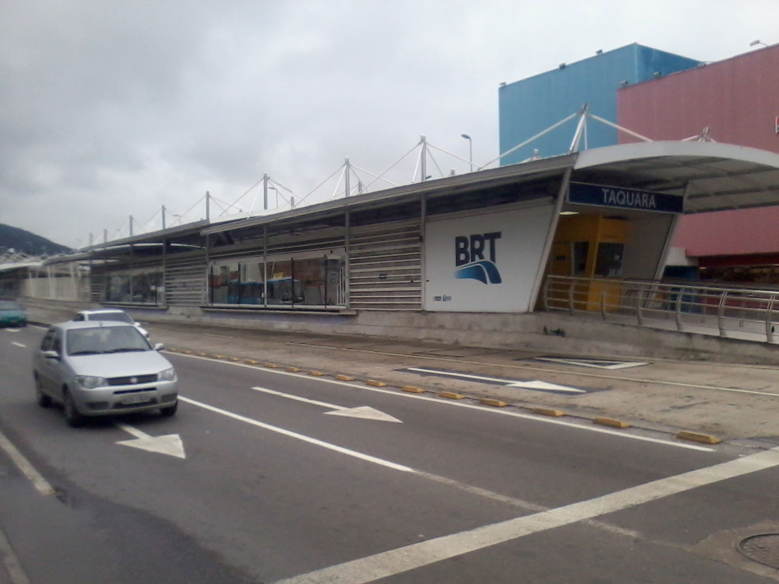 Estação Taquara vista da Est. Bandeirantes (sentido Vargem Gran…