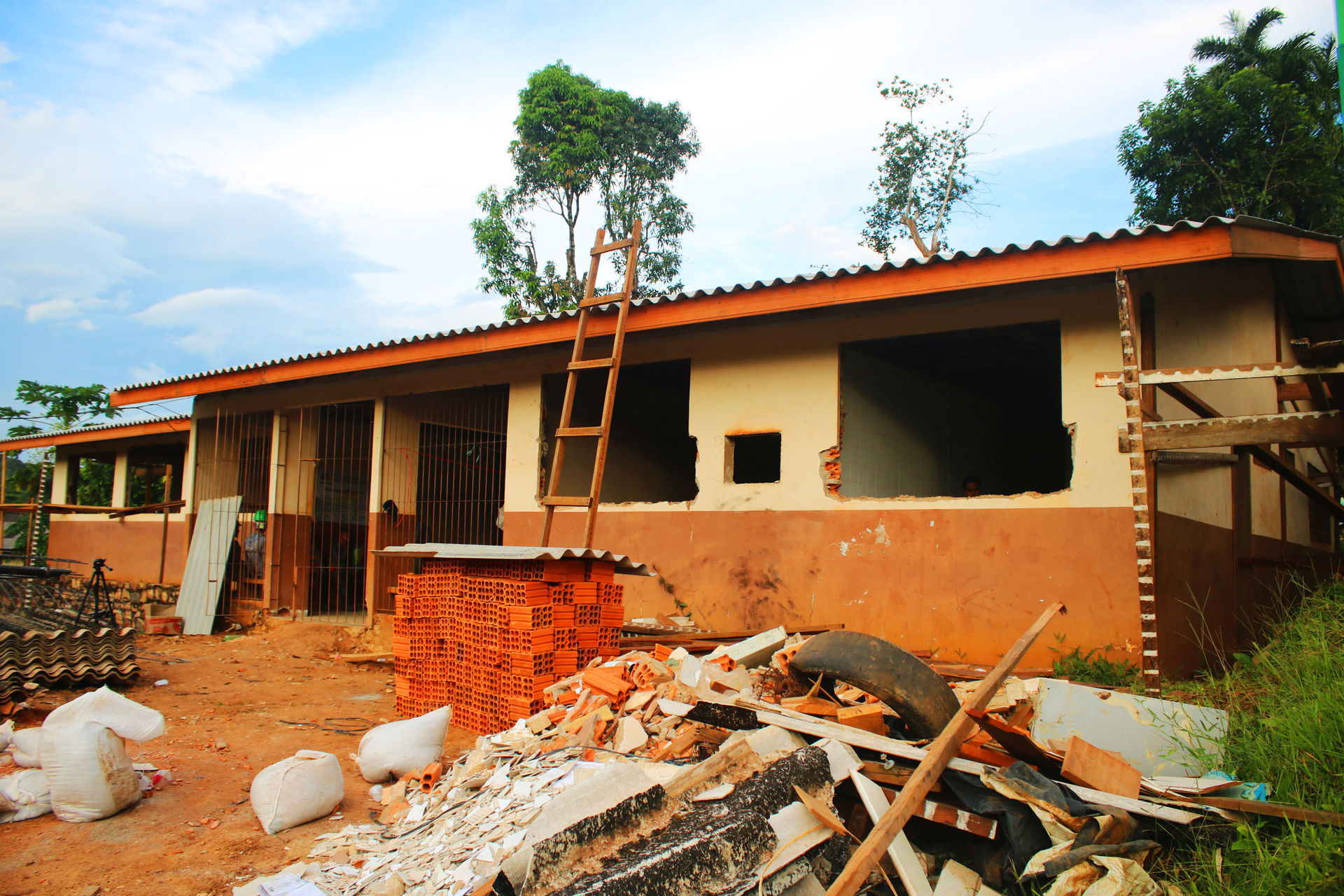 Construction of a health care centre in Água Branca do Cajari, …