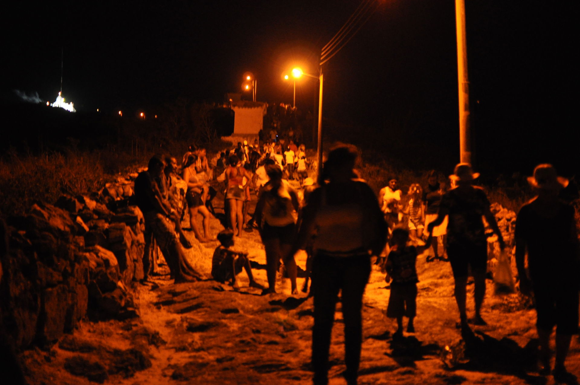 Subida a noite ao Santuário da Santa Cruz