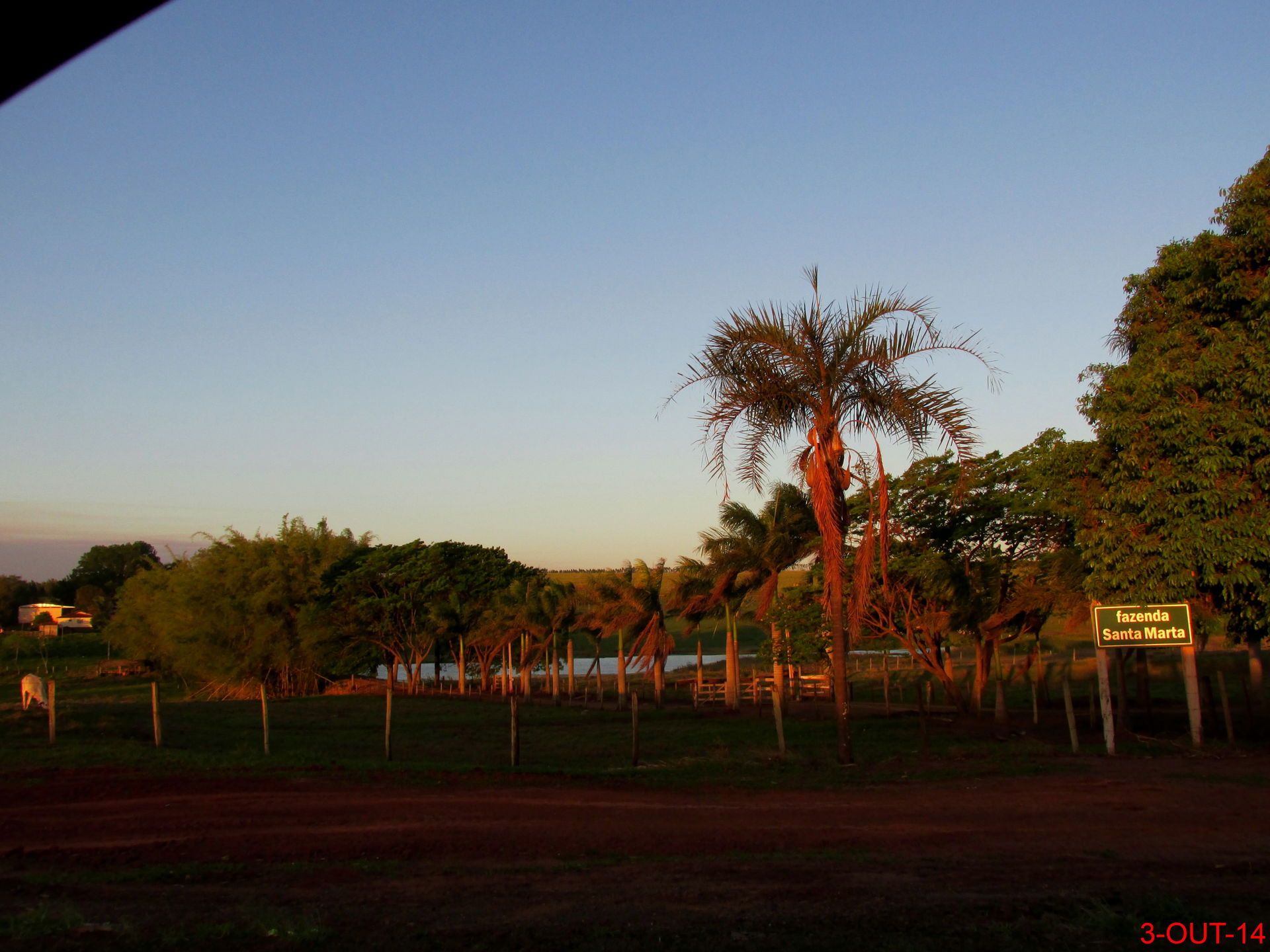 Fazenda Santa Marta vista no Km-358 da rodovia Deputado Leônida…