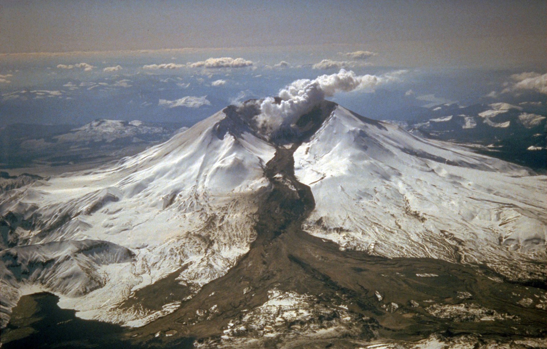 Mount St. Helens erupted often between 1980 and 1986. An explos…