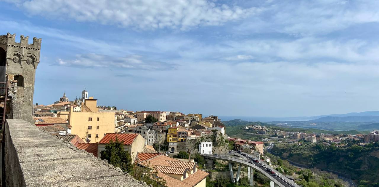 This is a photo of a monument which is part of cultural heritag…
