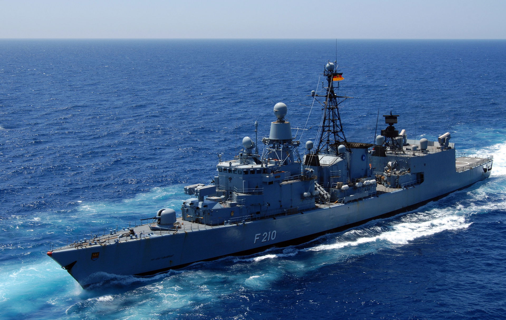 090713-N-0901C-087 ATLANTIC OCEAN (July 13, 2009) The German Na…
