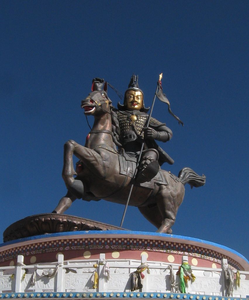 Statue of King Gesar in Tawo town, Machen county, Golog