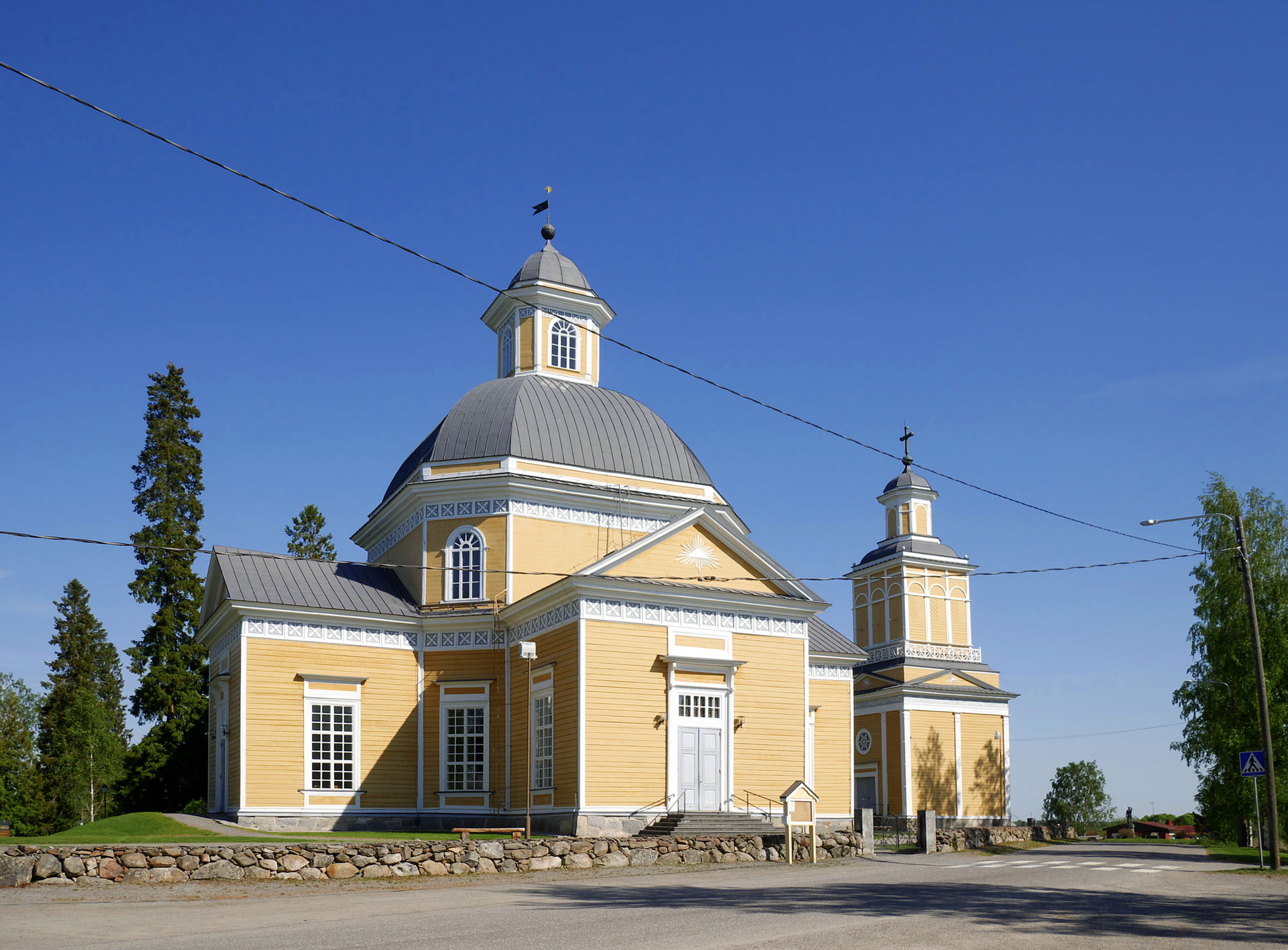 This is a photo of a monument in Finland identified by the ID '…