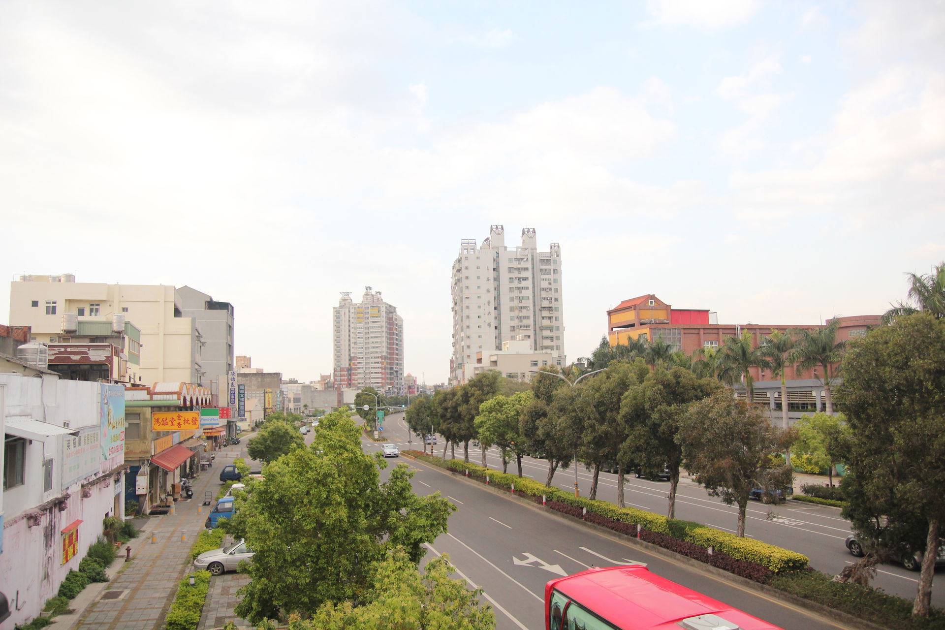 竹南鎮環市路一景 竹南國小會心陸橋