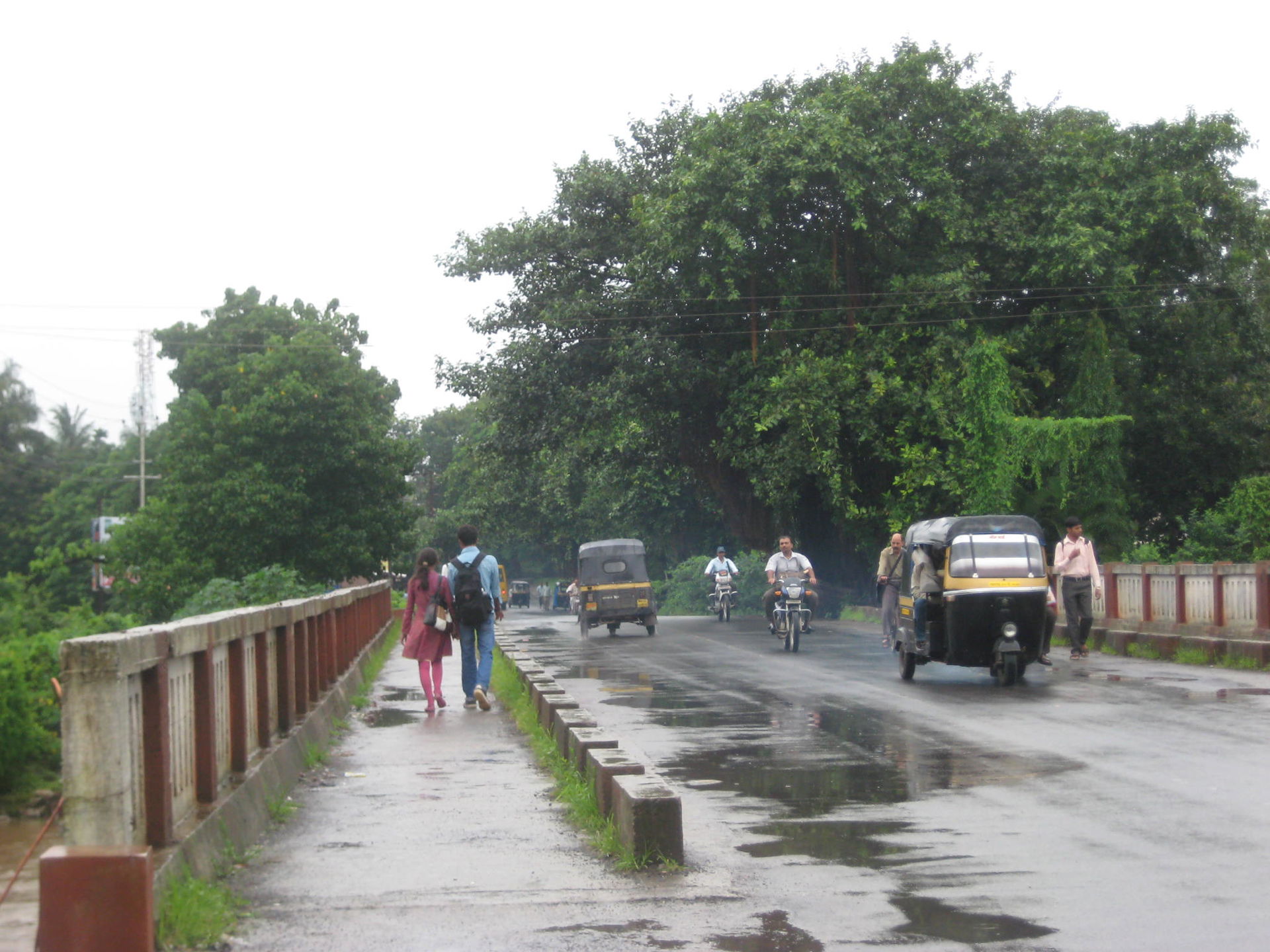 Dahanu Bridge near Janta Bank, Dahanu Road