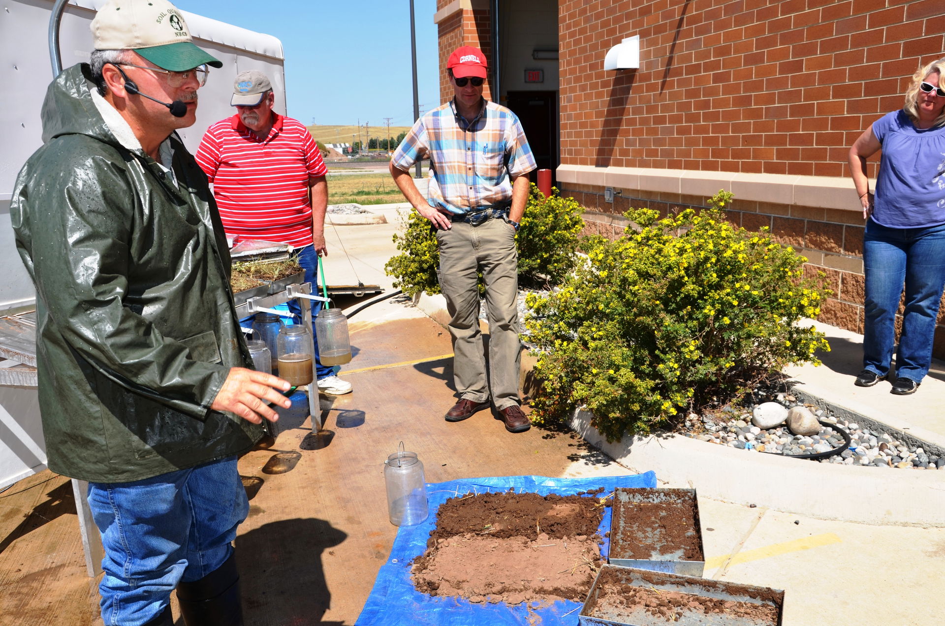 Soil Quality Specialist, Jeff Hemenway, Huron, SD, taught a ses…