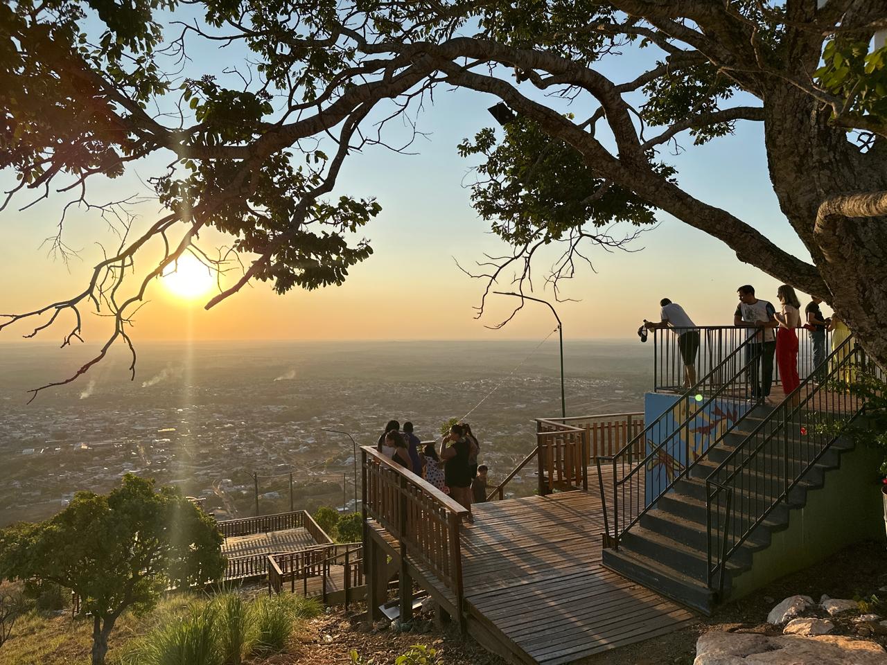 Vista da cidade de Paraíso do Tocantins a partir da Serra do Es…