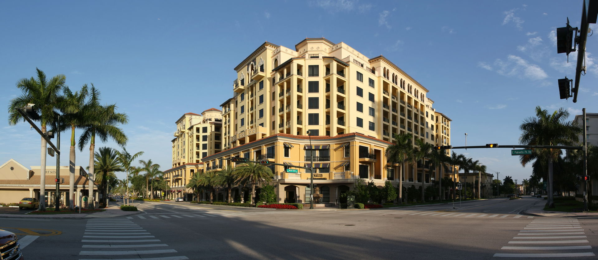 Palmetto Park Rd and Mizner Blvd intersection in Boca raton, Fl…