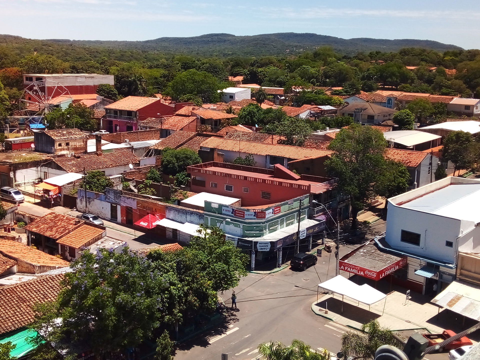 Vista panorámica de Caacupé y la cordillera de los Altos desde …