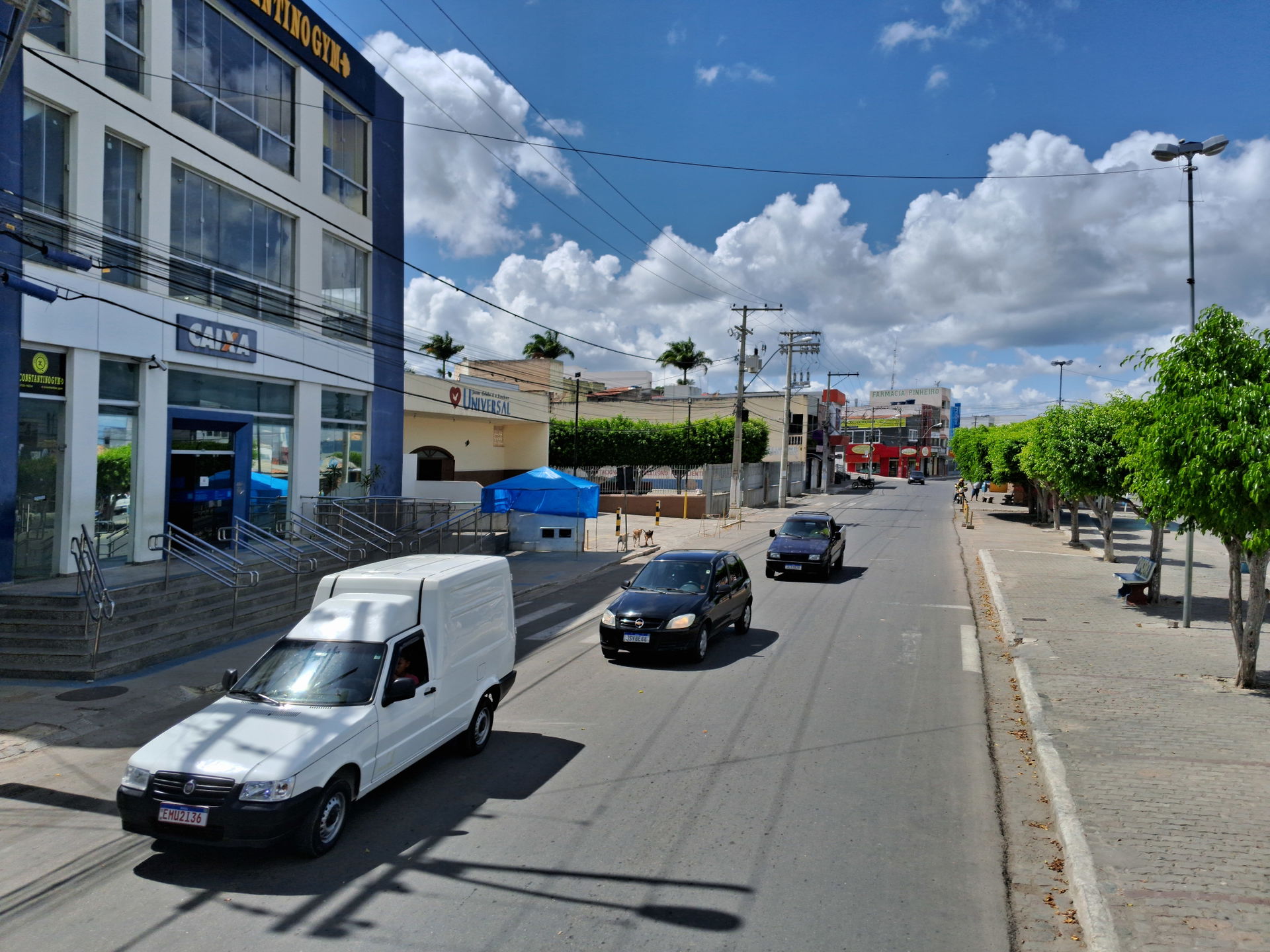 Rua Raimundo Pereira Magalhães, centro de Poções, Bahia
