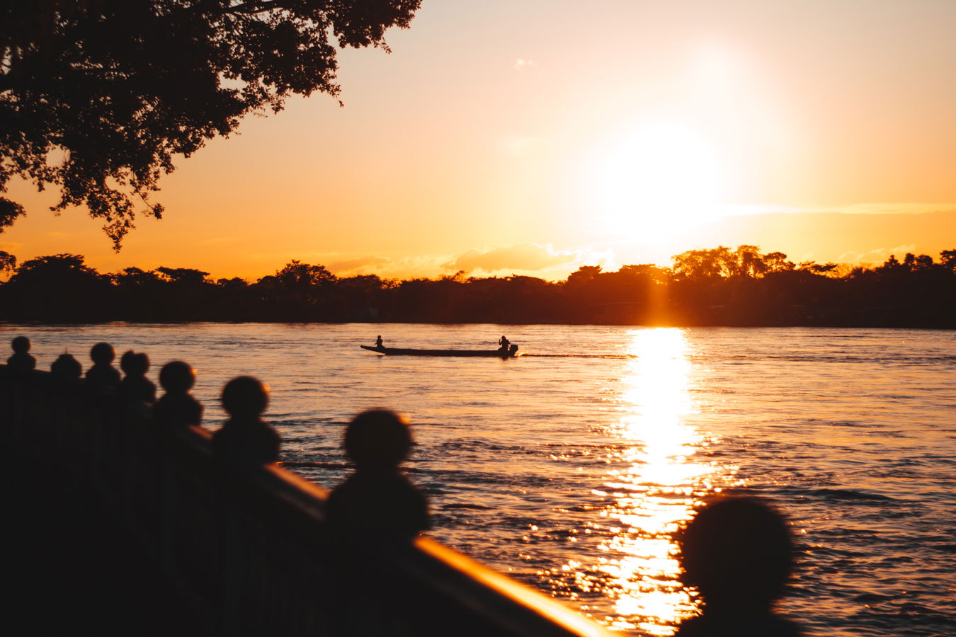 Atardecer desde el malecón ecoturístico sobre el río Arauca.
