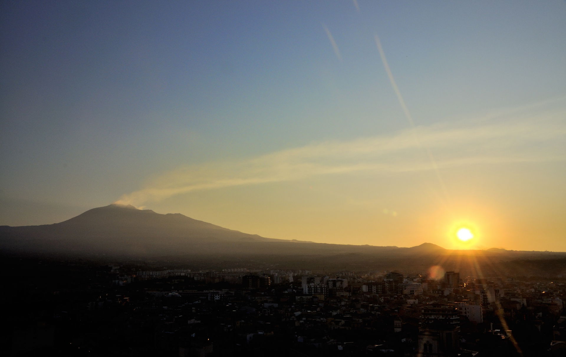 News
Etna, the Forge of Hephaestus - Etna, la fucina di Efesto
…