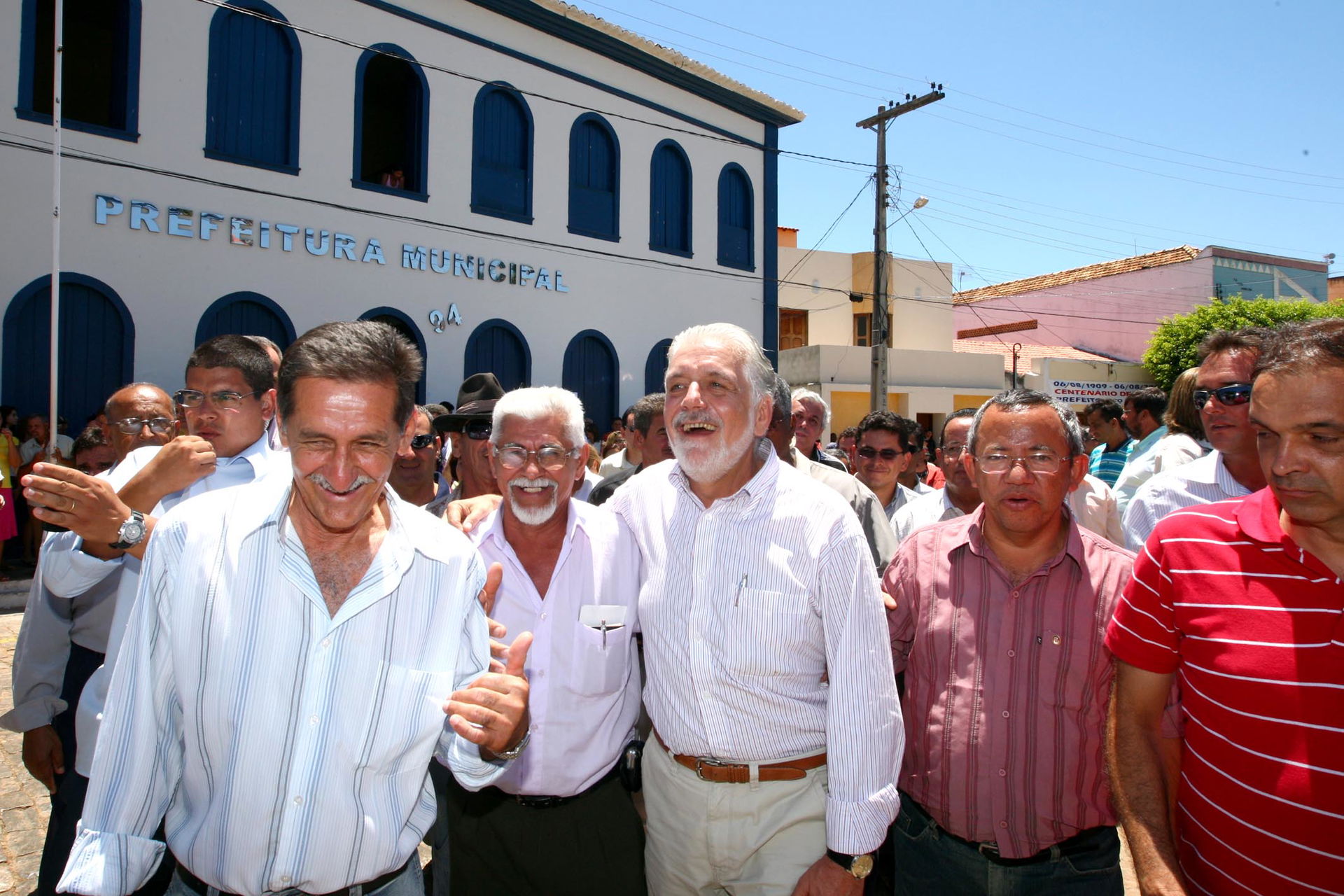 O governador Jaques Wagner esteve neste domingo (4) em Livramen…