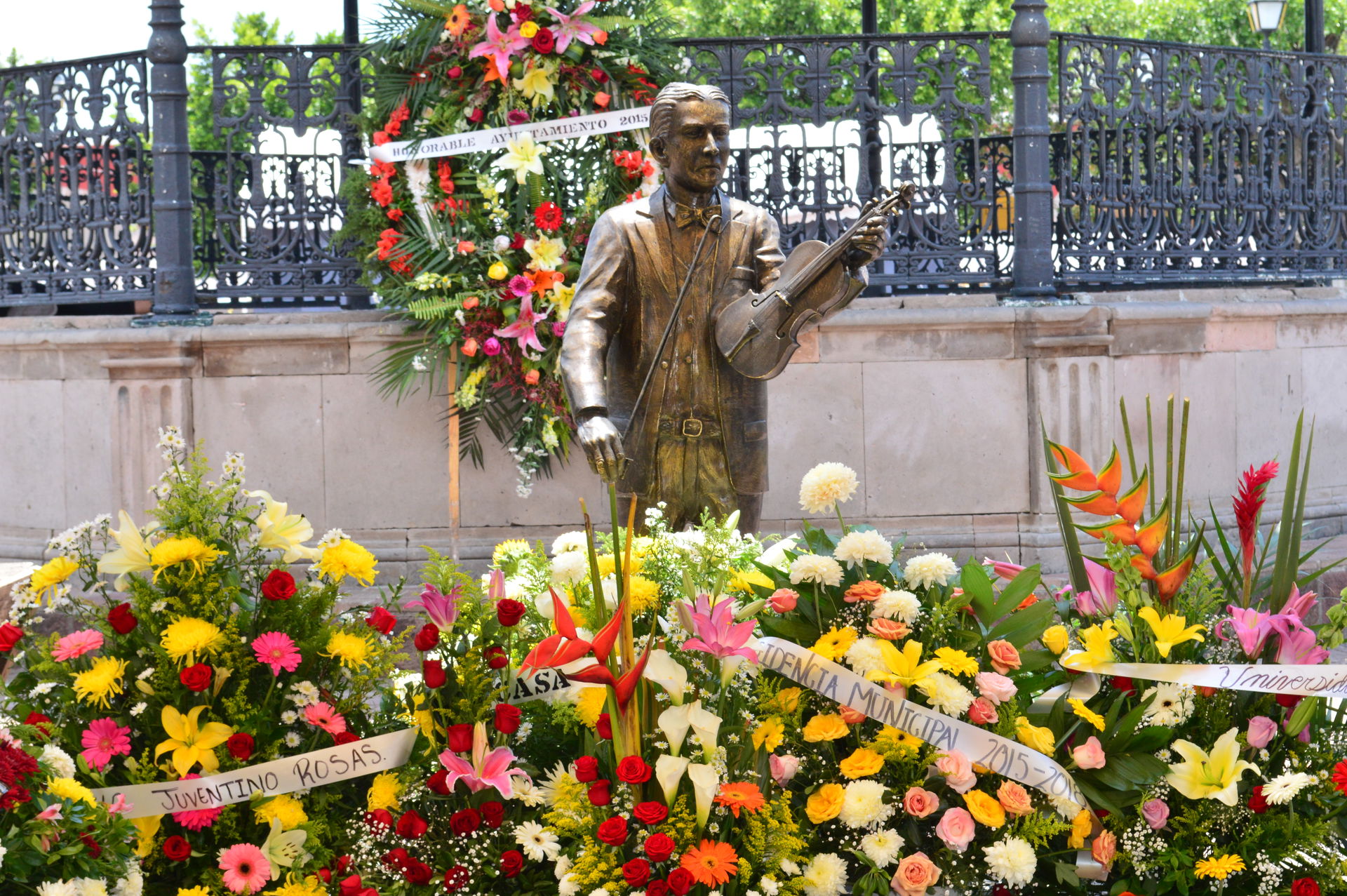 Statue of musician and composer Juventino Rosas in the main squ…