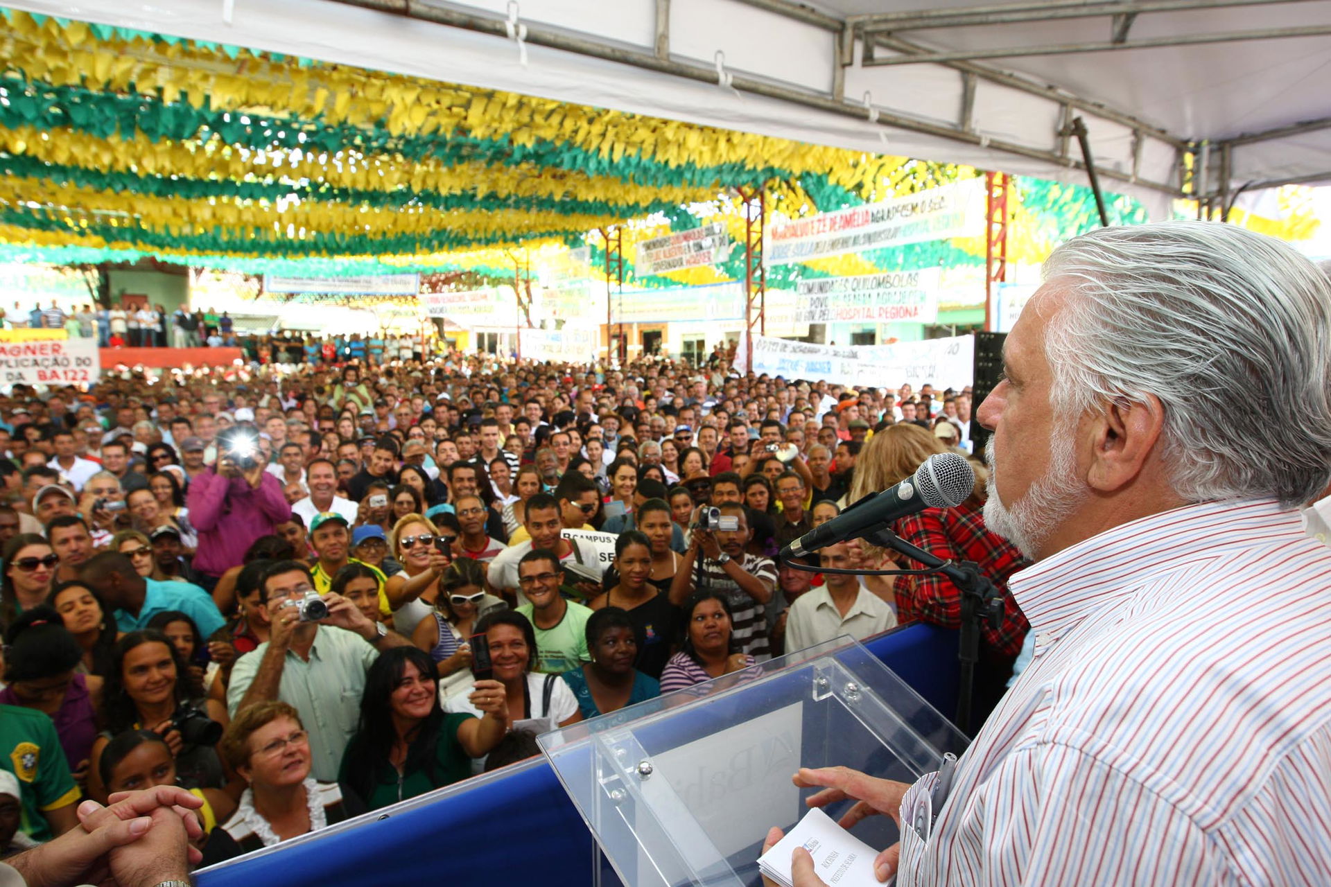 Governador Jaques Wagner assina ordem de serviço para constru…