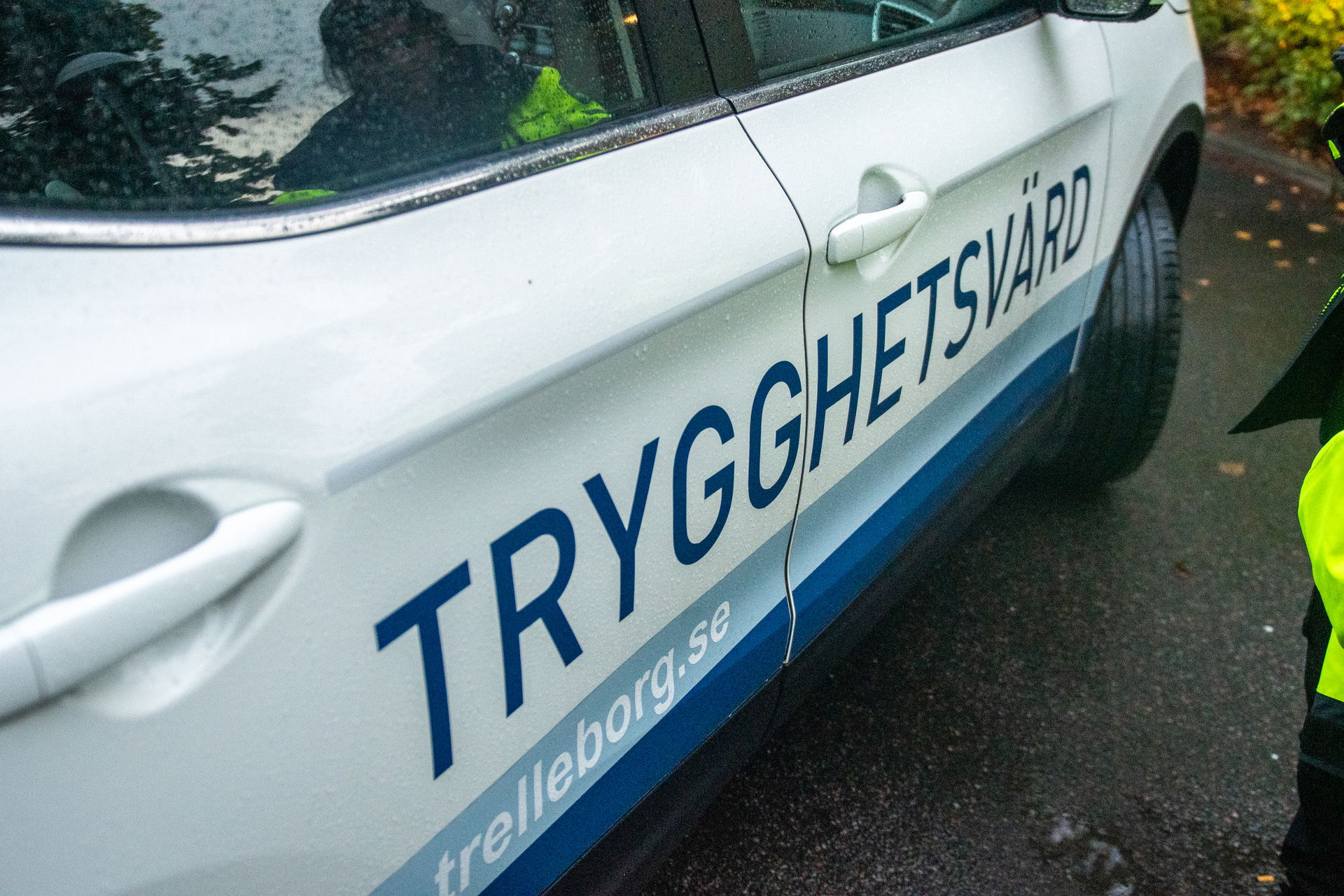 220827 Trygghetsvärdsbil i Trelleborgs kommun i samband med Pal…