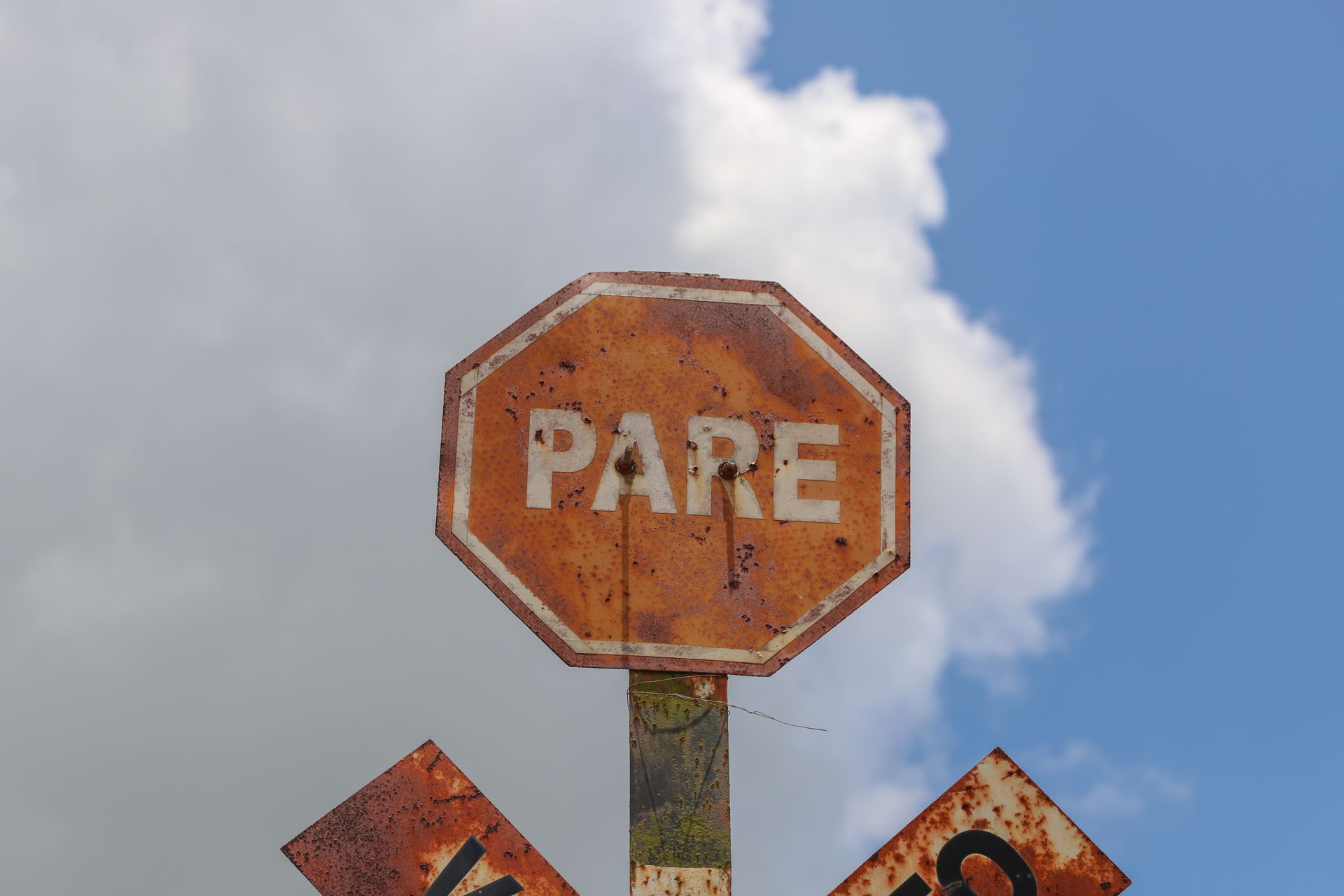 Railroad crossing sign, São Sebastião do Passé, Bahia, Brazil.