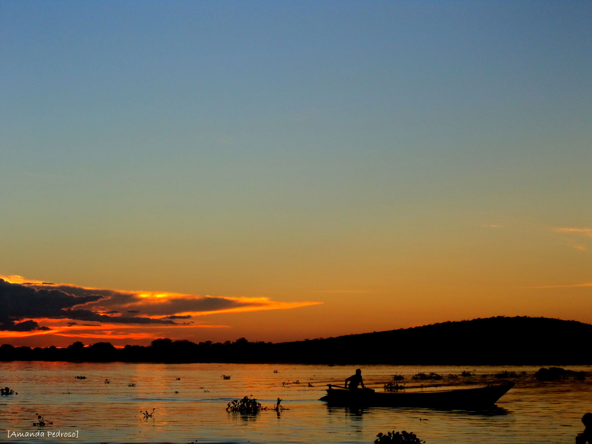 Vista do pôr do sol sobre o rio São Francisco.