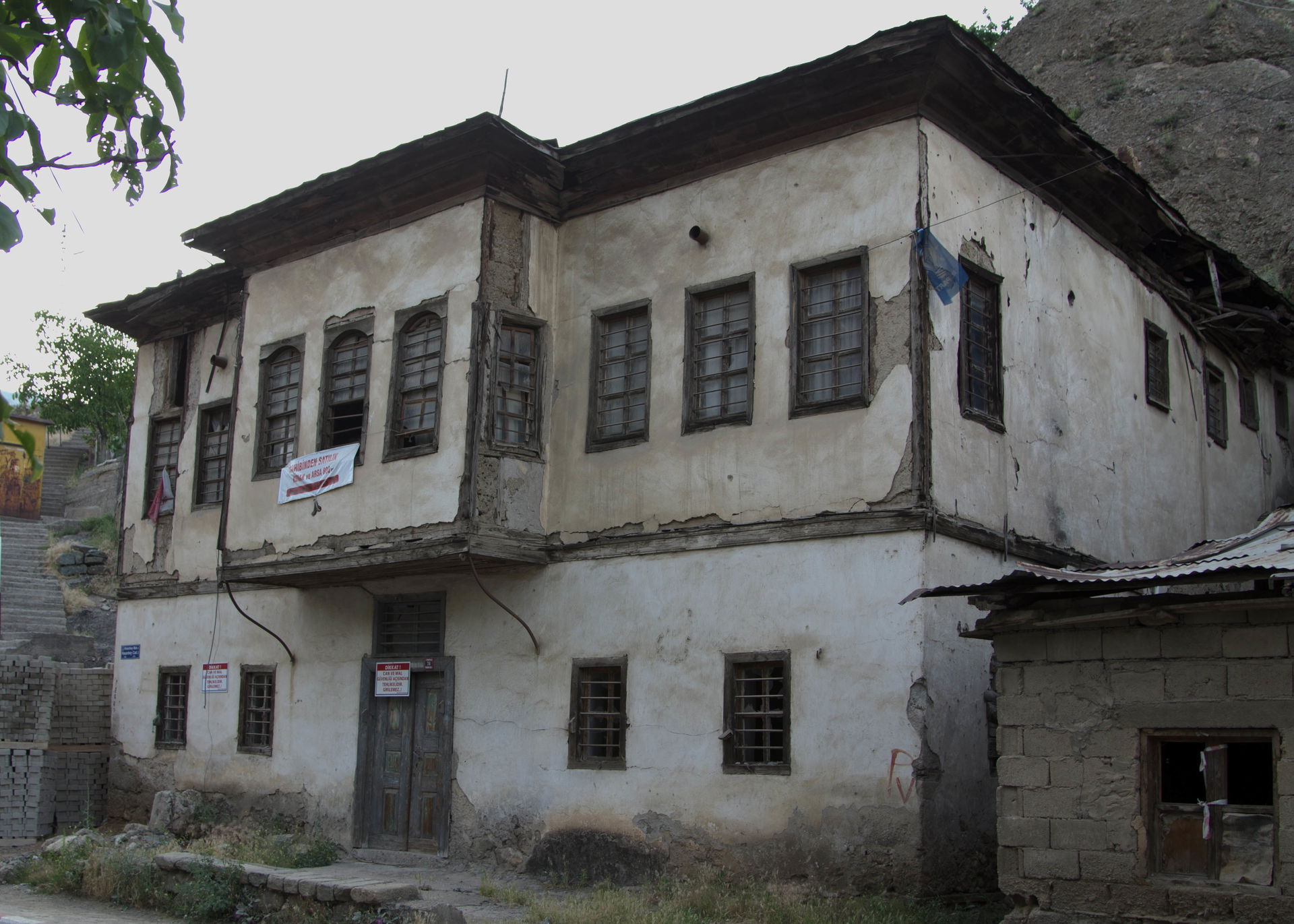 Ottoman building for sale in Gümüşhane