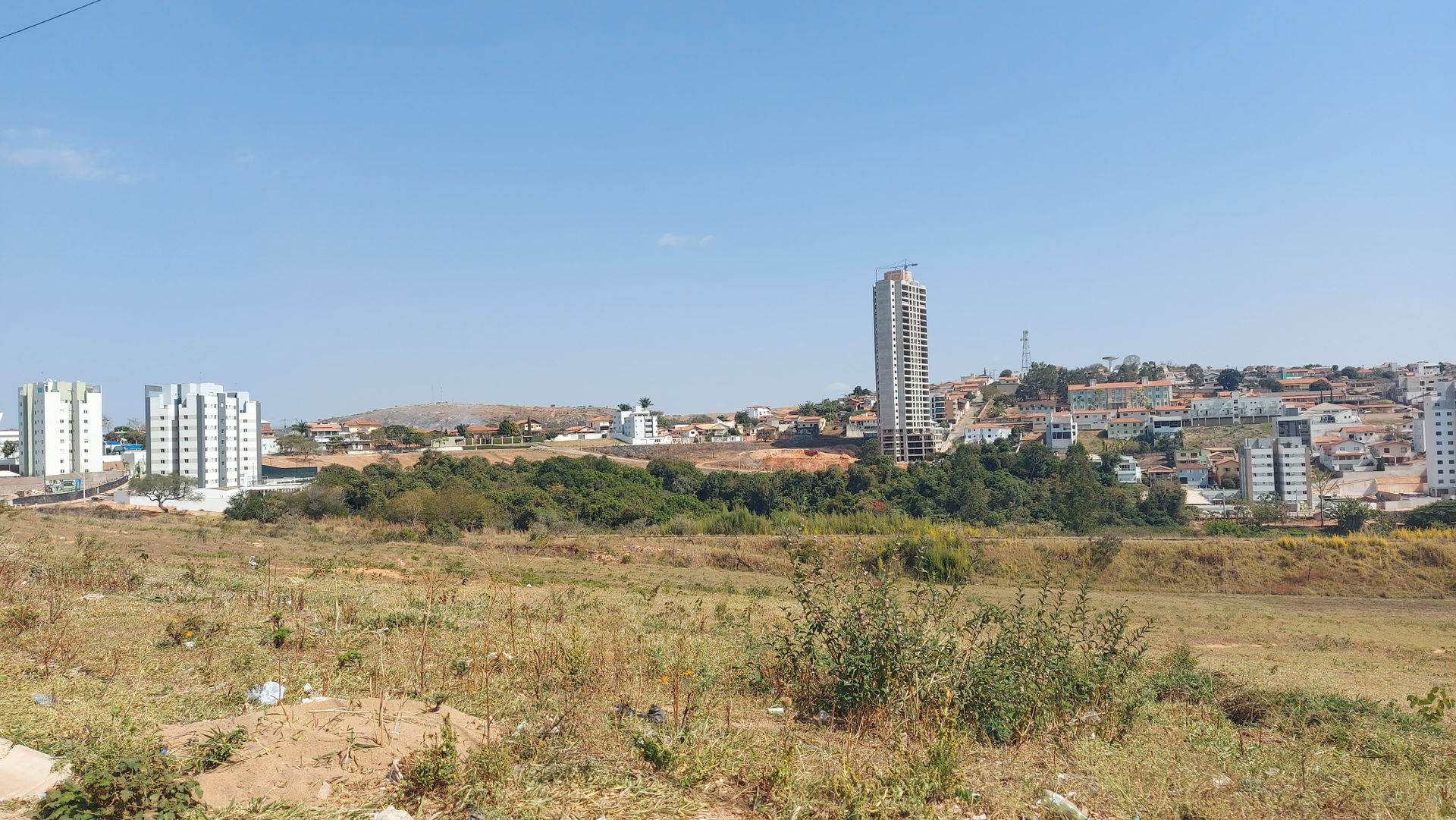 partial view of the city - sinhaninha neighborhood