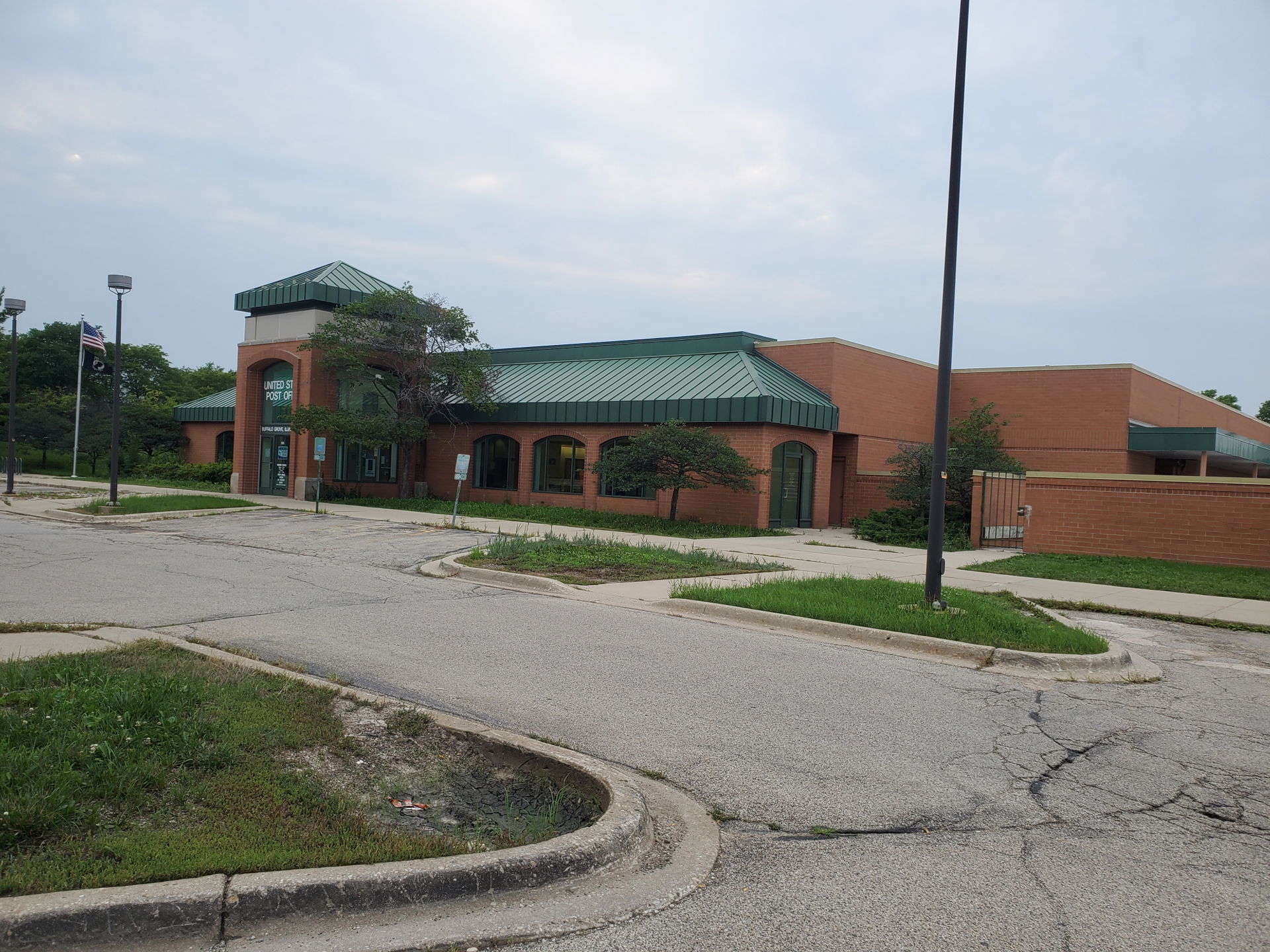 Picture of the Buffalo Grove post office building