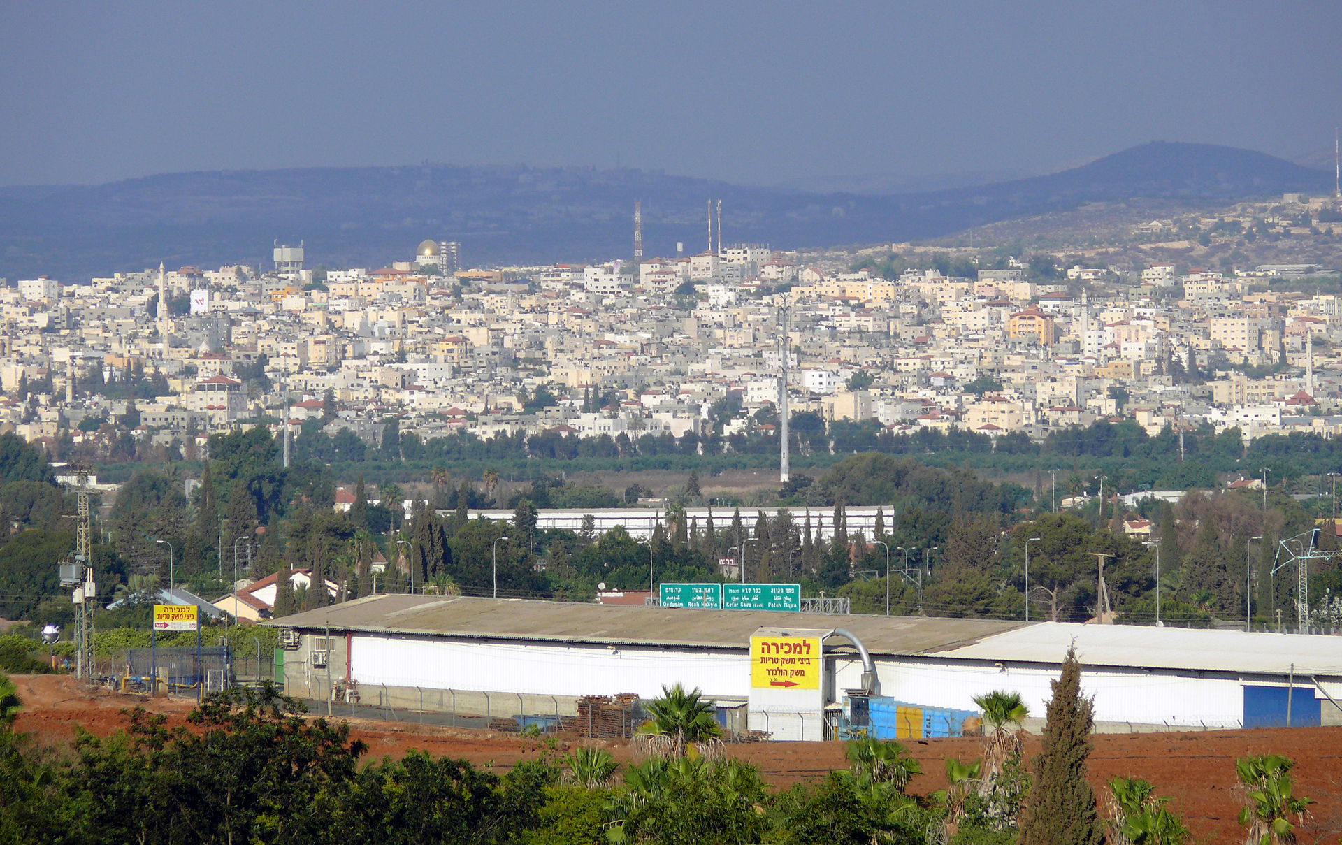 Qlaqilya view from Hod HaSharon