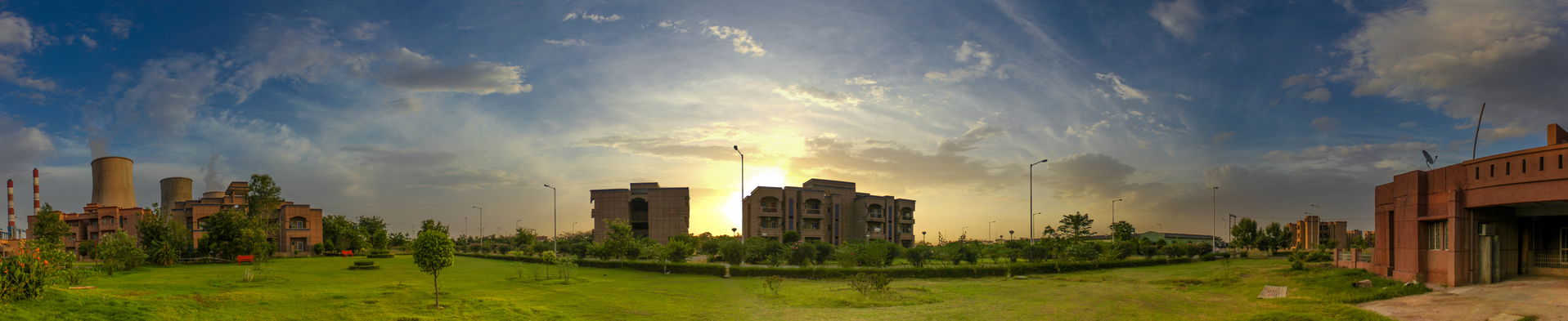 Another handheld panorama clicked today evening.
