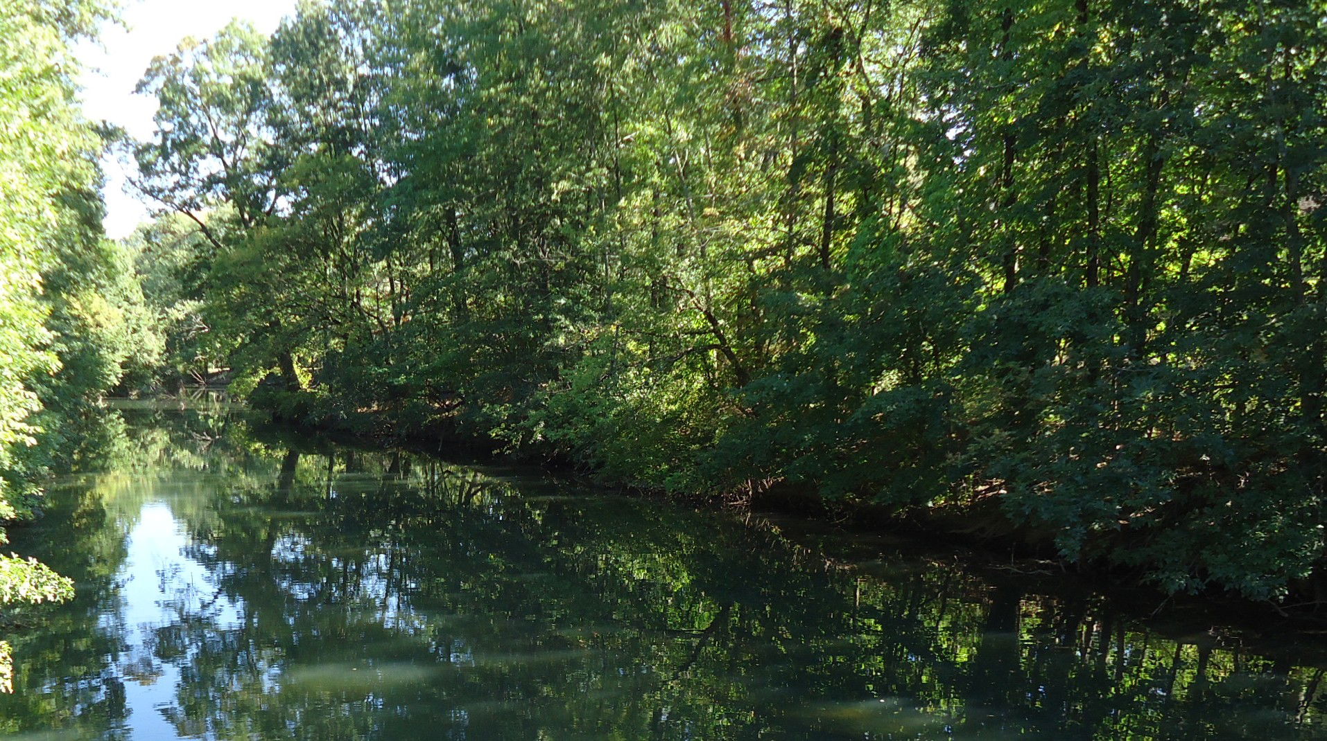 View of Rahway River (not Raritan River as in title) in Cranfor…