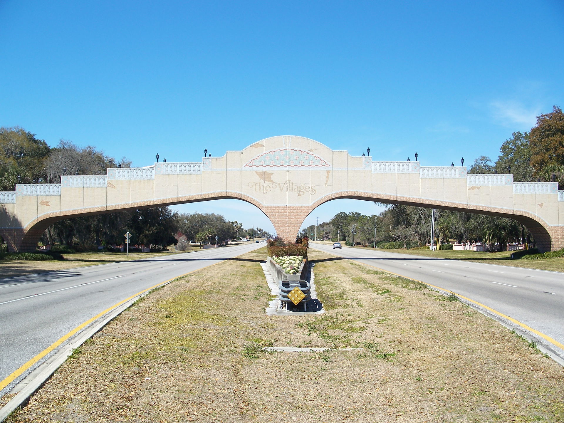 The Villages: Golf cart bridge over US 27/441