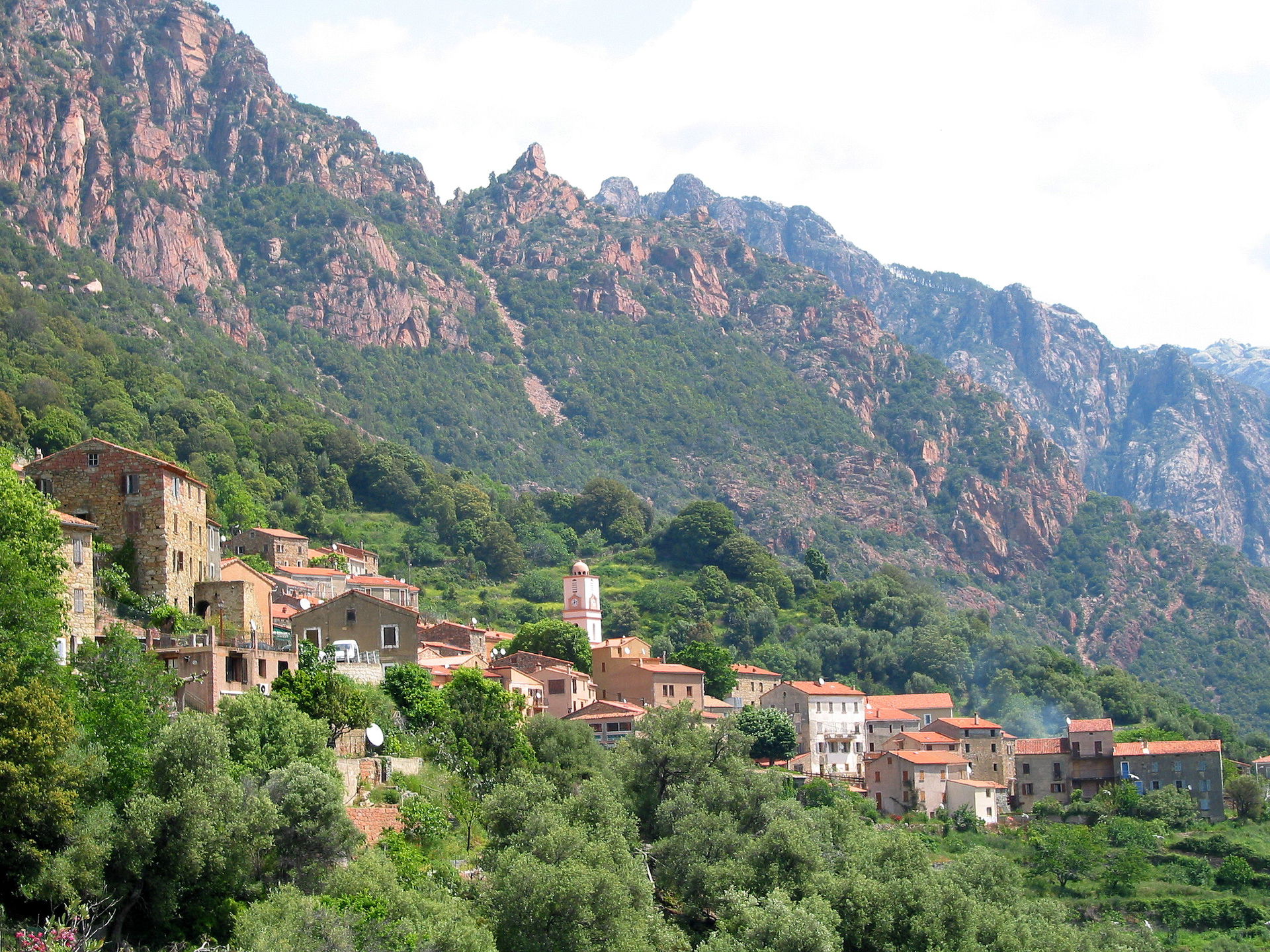 Ota, Corse-du-Sud - France , le village.