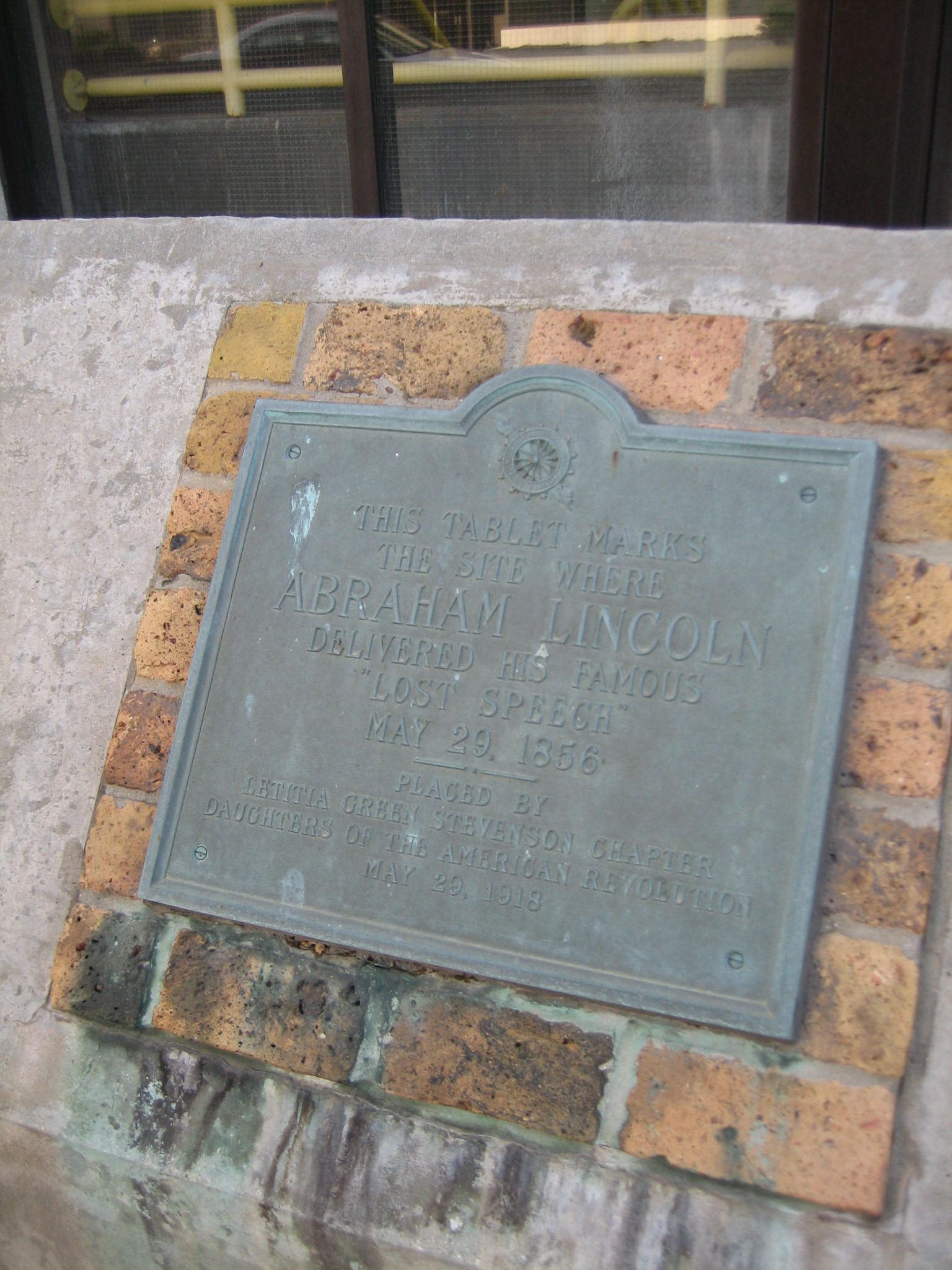 Tablet marking the site of Abraham Lincoln's "Lost Speech" in B…