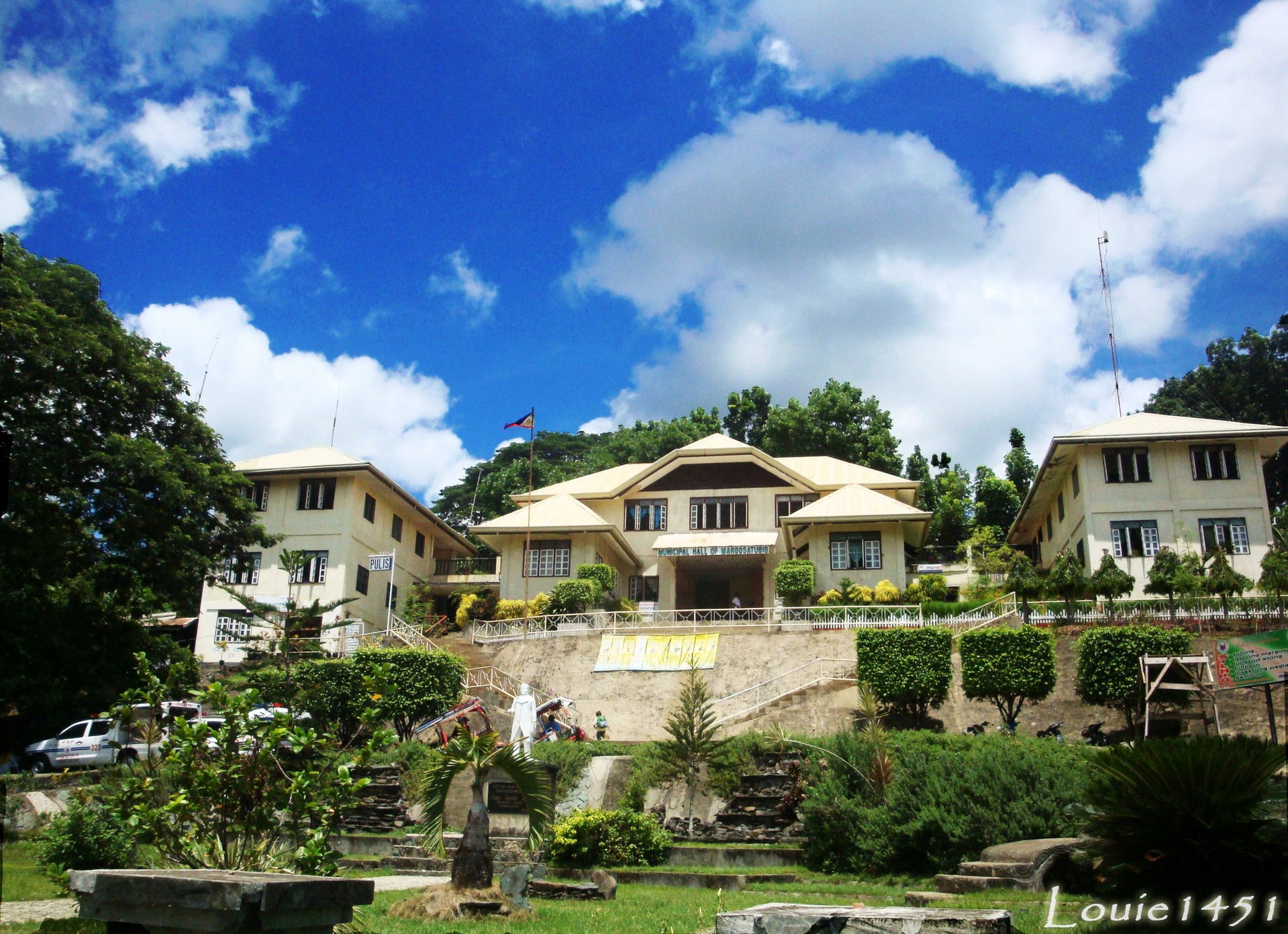 Photo of the Municipal Hall of Margosatubig