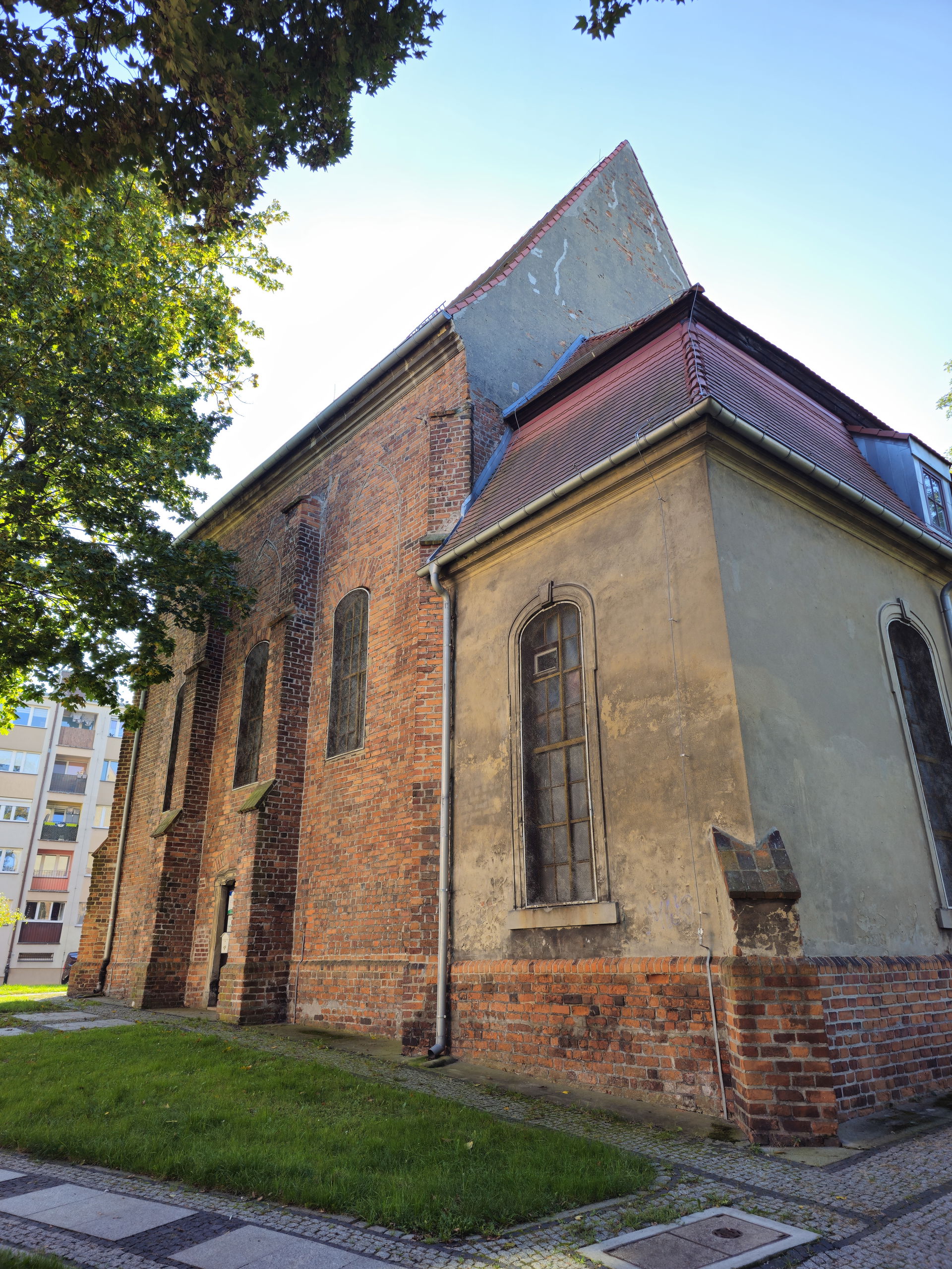 Widok na północno-zachodnią część budynku.
