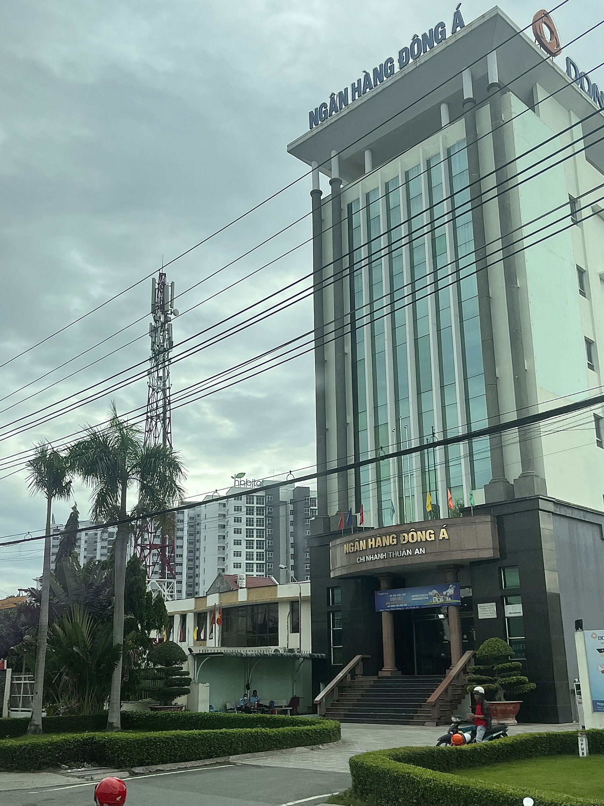 Trụ sở Ngân hàng Đông Á chi nhánh Bình Dương