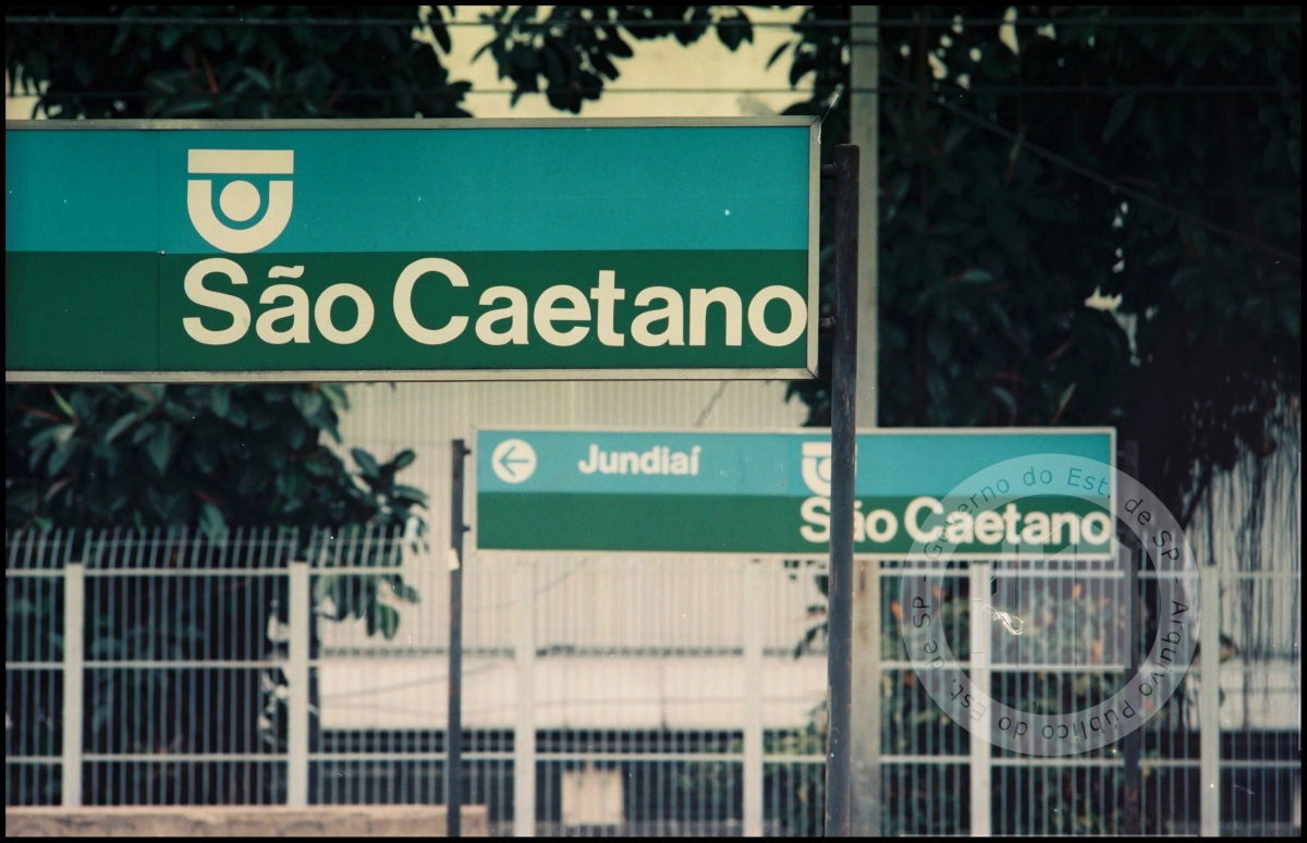 Placas da estação São Caetano. Imagem do Acervo Mário Covas sob…