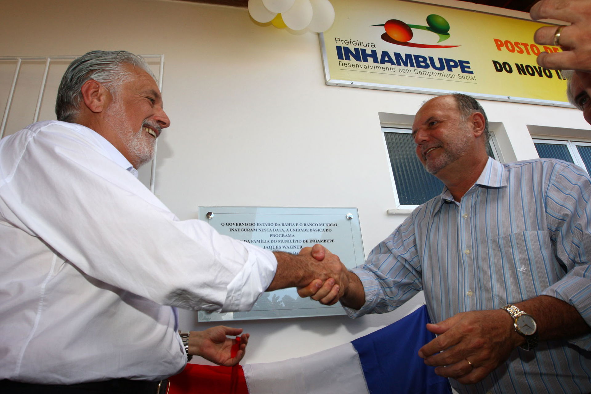 Inauguração de Unidades do PSF e entrega de viaturas em Inhambu…