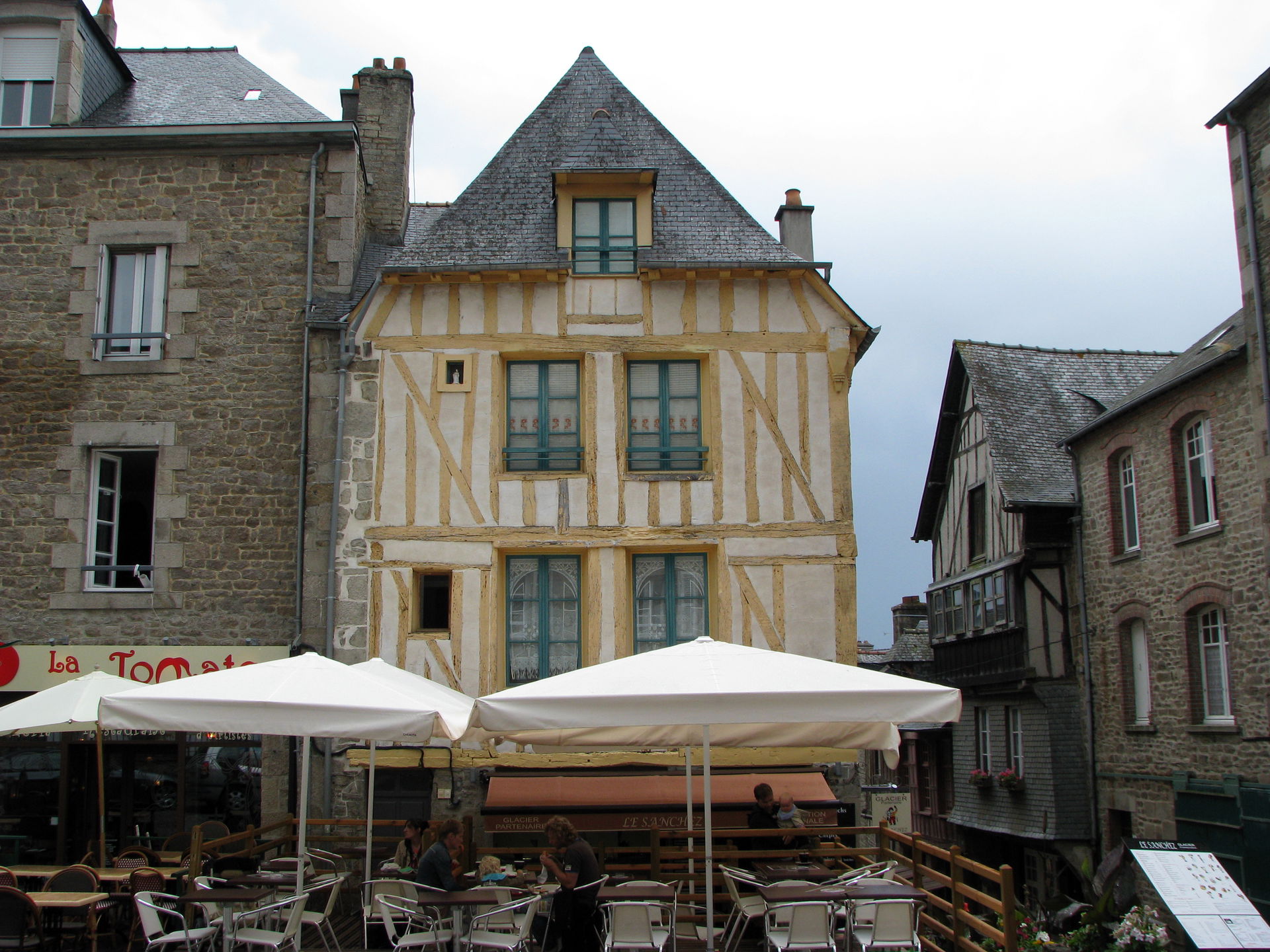 image montrant une photographie prise dans la vieille ville de …