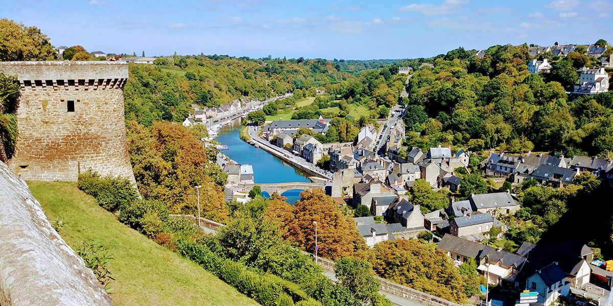 El rio Rance pasando por Dinan visto desde las murallas del Jar…