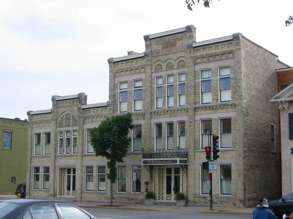 The Washington House Inn is a 34 room bed and breakfast in Ceda…